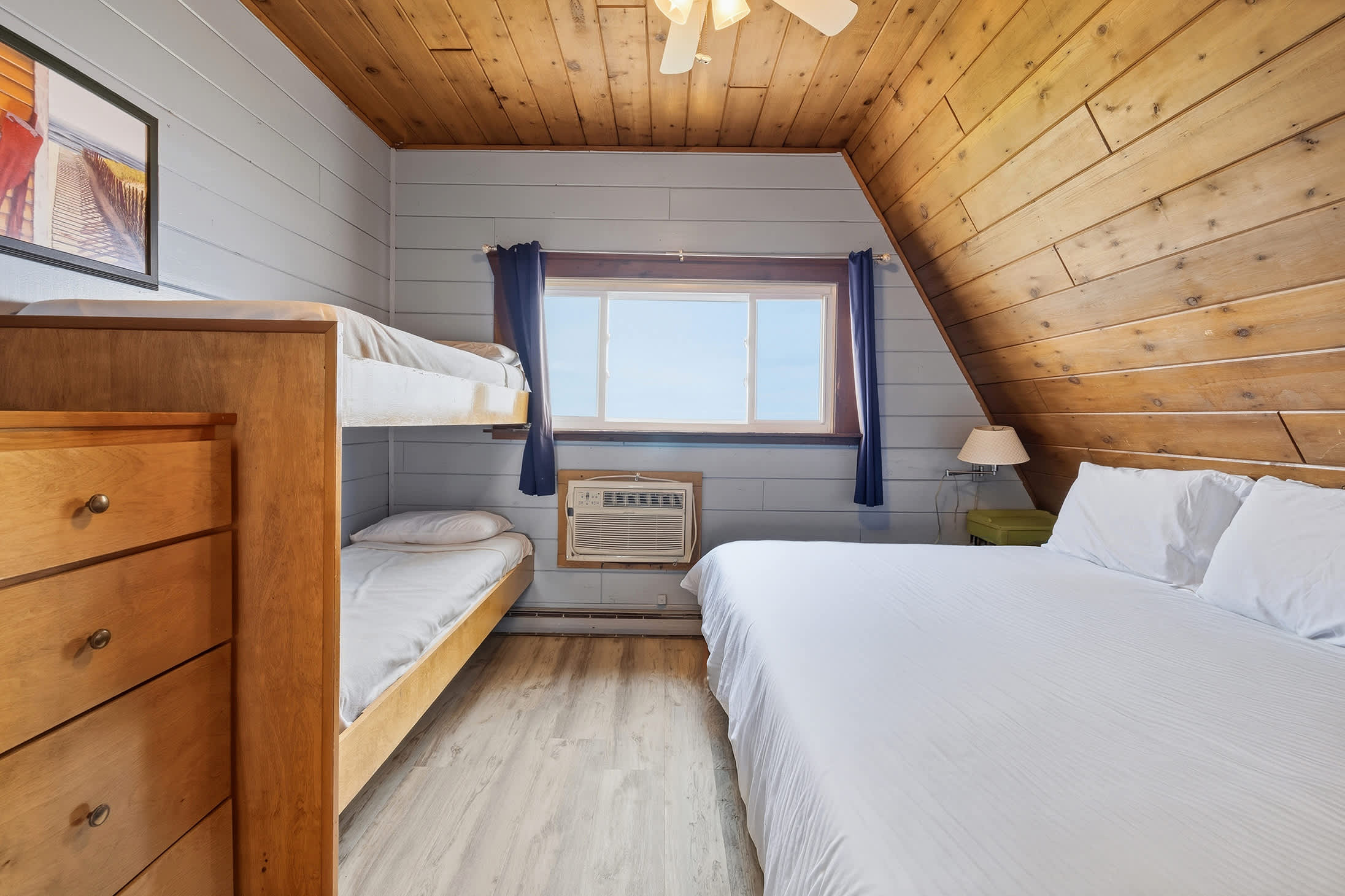 Thoughtful sleeping arrangements in the 2 bedrooms make group stays more convenient.