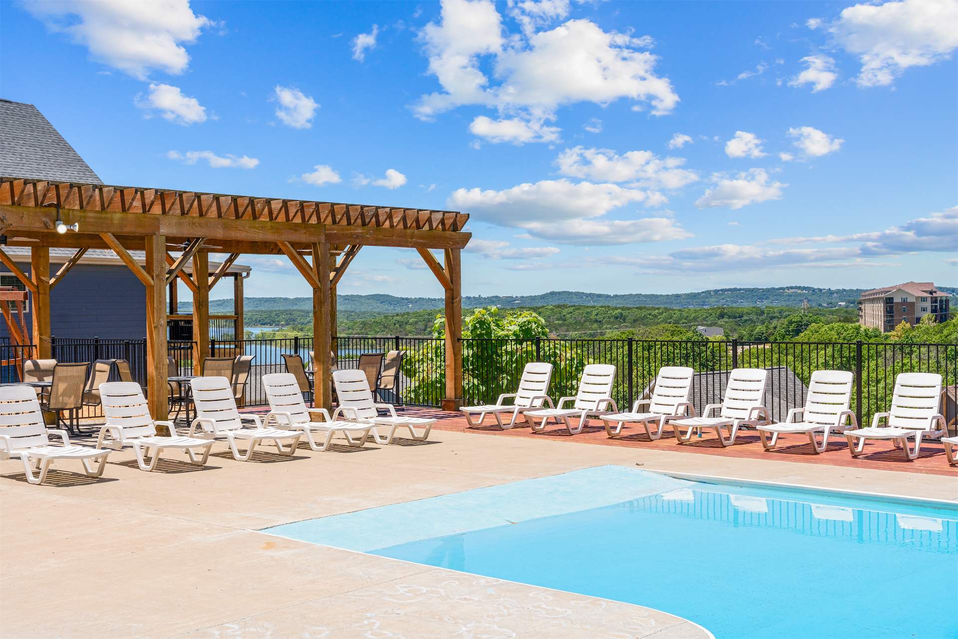 Lake Lookout Retreat and 9BDR | Photo 3