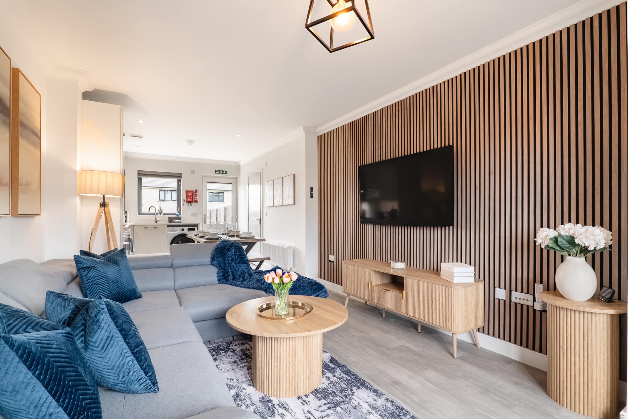 Hot Tub - Parking - Edinburgh Shawfair-Nr Hospital in Dunderhall EH22 - Property image 7 - VivreStays