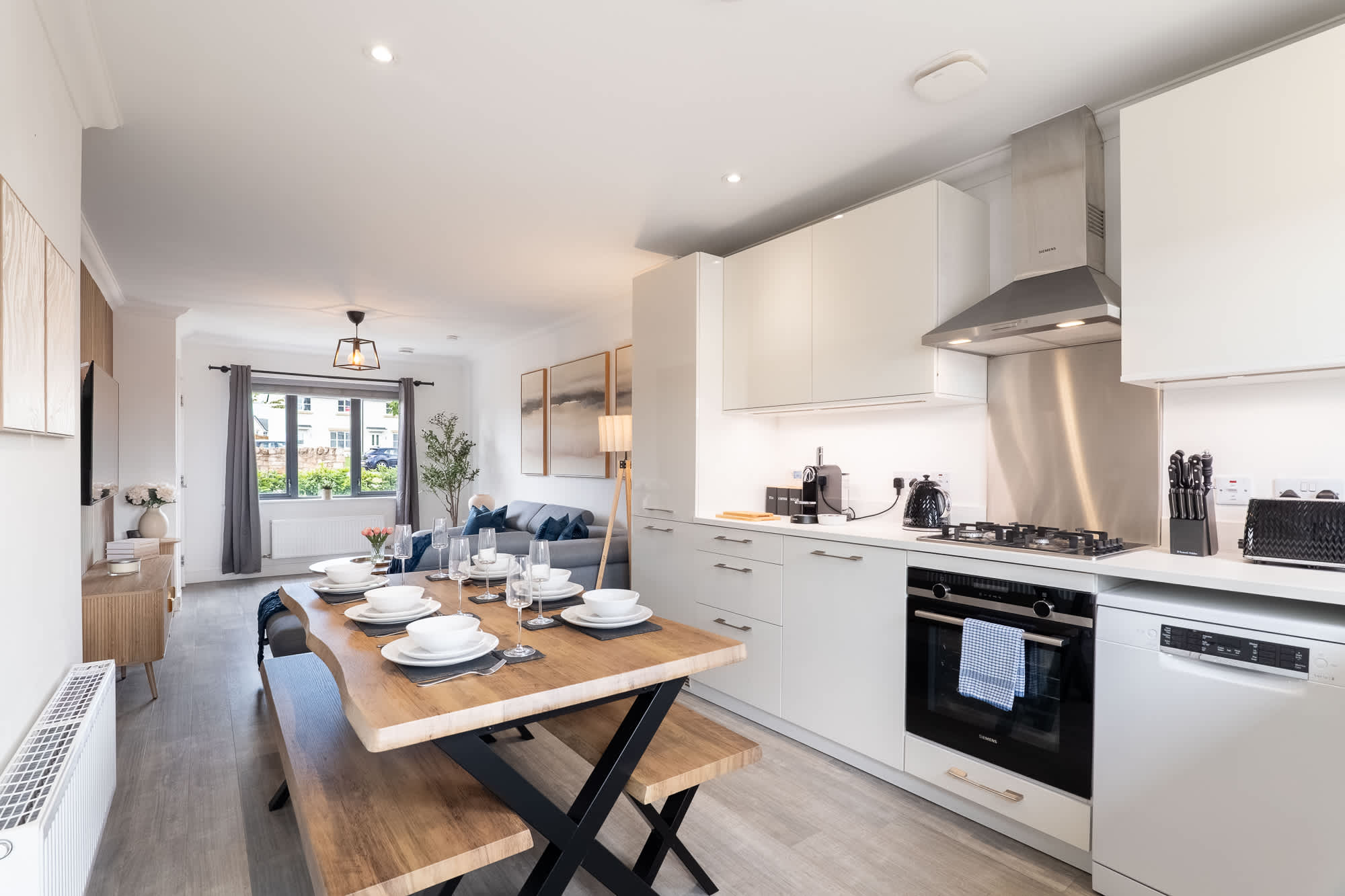 Hot Tub - Parking - Edinburgh Shawfair-Nr Hospital in Dunderhall EH22 - Property image 8 - VivreStays