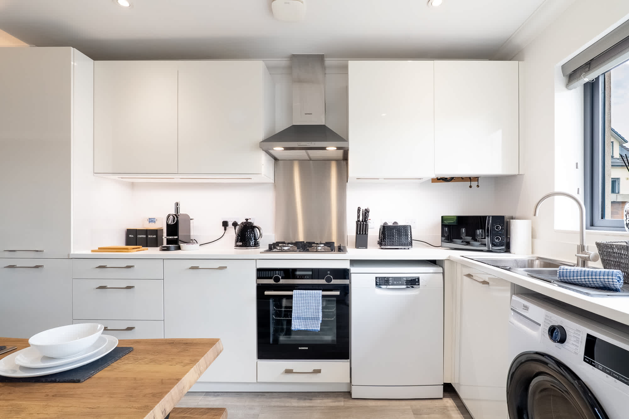 Hot Tub - Parking - Edinburgh Shawfair-Nr Hospital in Dunderhall EH22 - Property image 10 - VivreStays