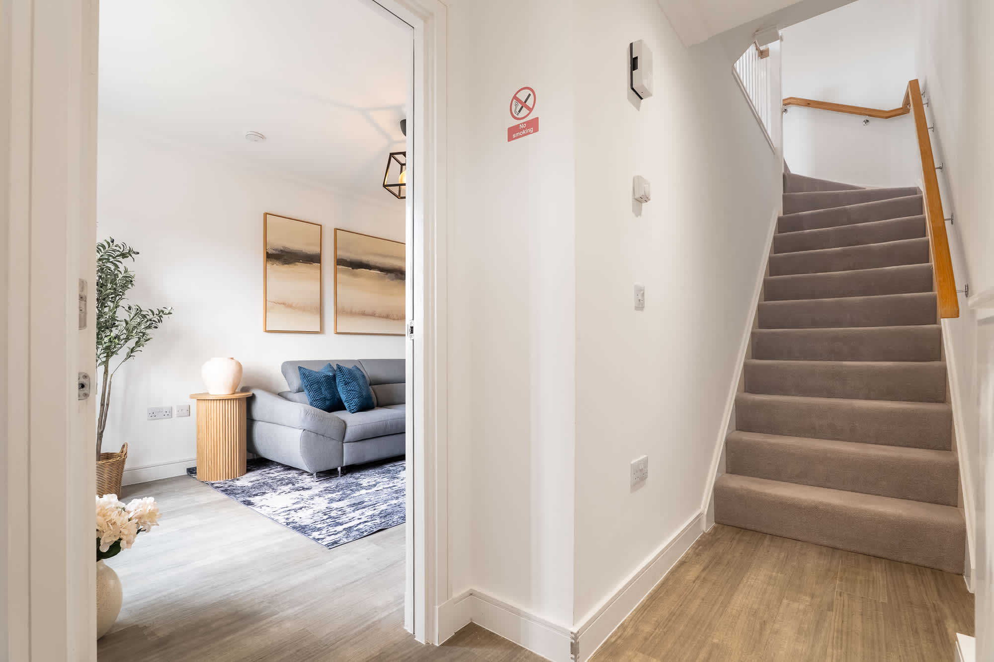 Hot Tub - Parking - Edinburgh Shawfair-Nr Hospital in Dunderhall EH22 - Property image 12 - VivreStays
