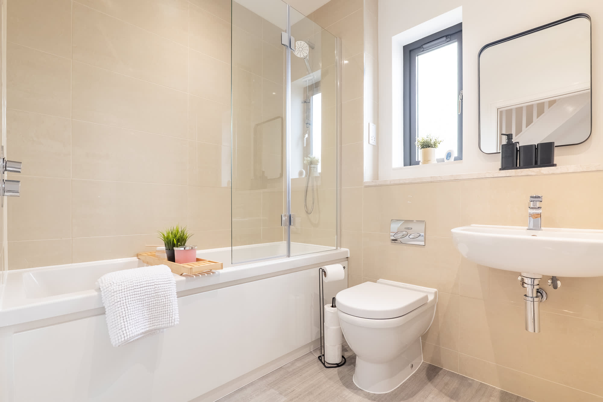 Hot Tub - Parking - Edinburgh Shawfair-Nr Hospital in Dunderhall EH22 - Property image 23 - VivreStays