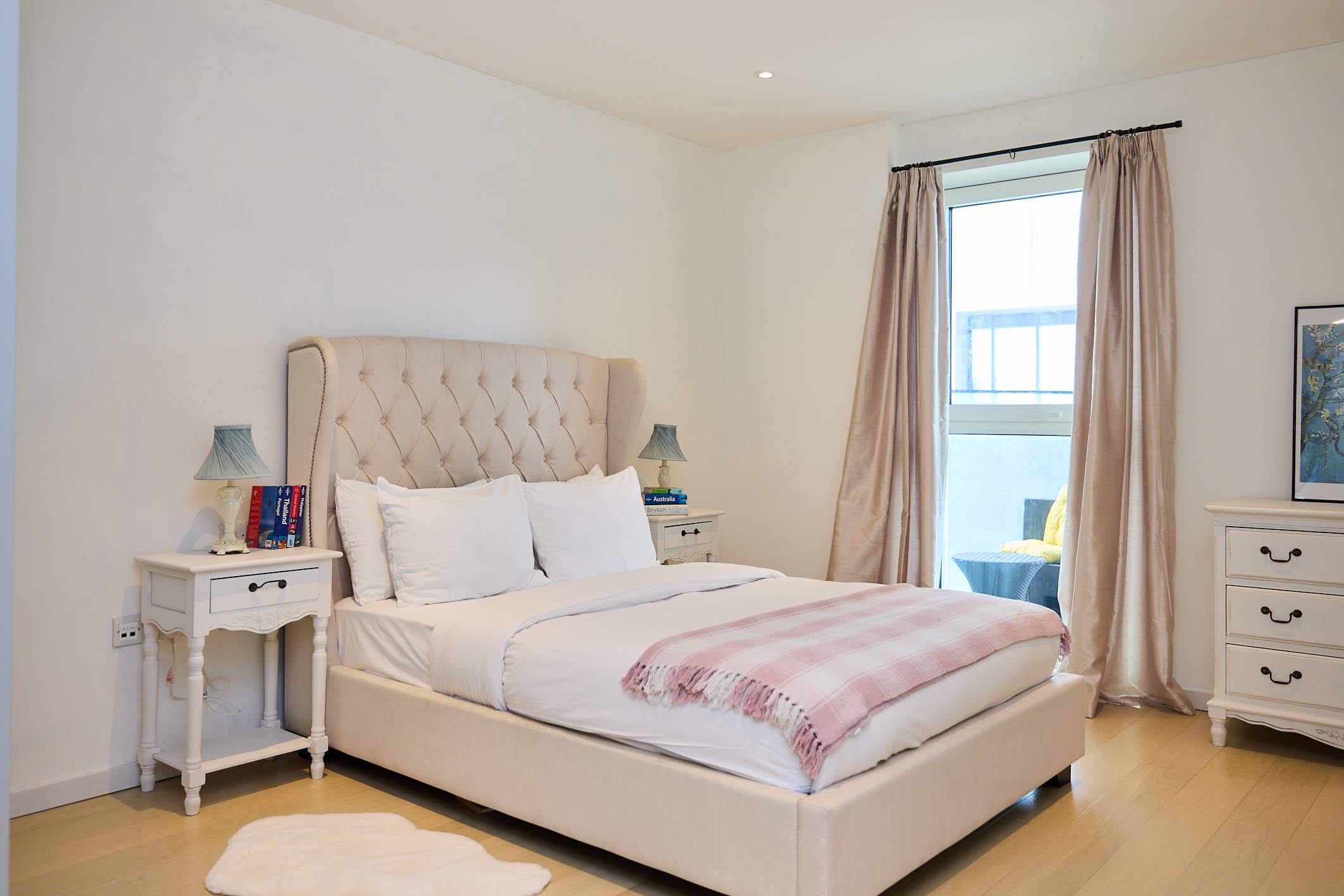 Minimalist Grey Design & Sunlit Glass in Flat 201, Cassia Point, Glasshouse Gardens, E20 1HR London, United Kingdom E20 1HR - Property image 6 - VivreStays