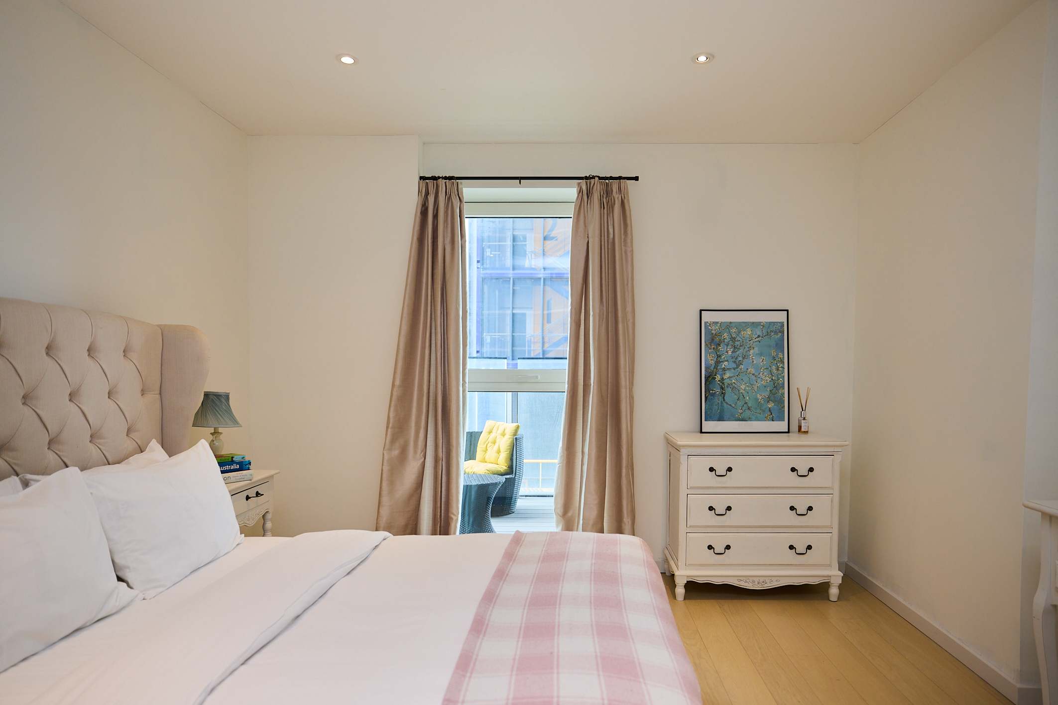 Minimalist Grey Design & Sunlit Glass in Flat 201, Cassia Point, Glasshouse Gardens, E20 1HR London, United Kingdom E20 1HR - Property image 10 - VivreStays