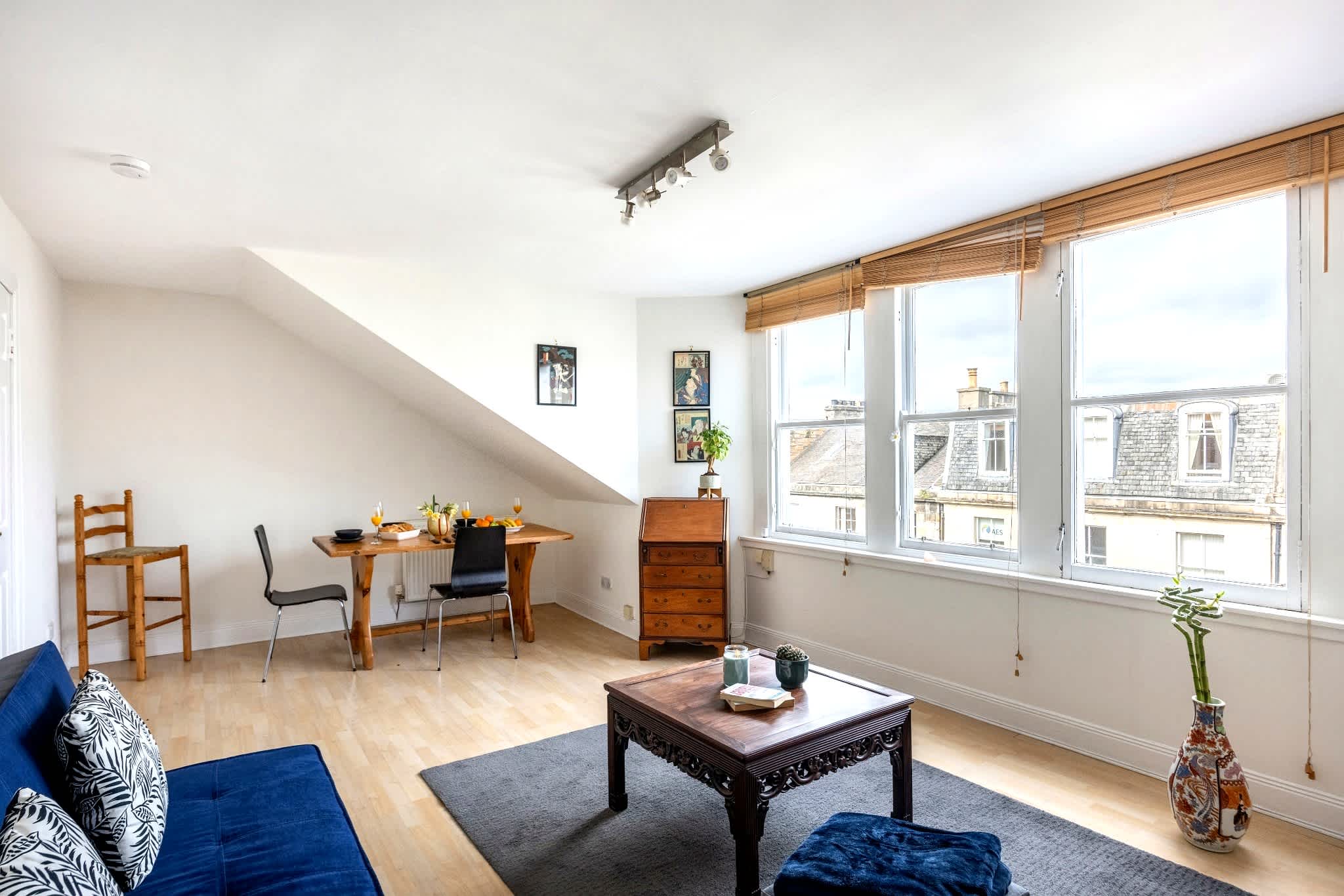 Cozy 1BR in New Town - Steps from the Royal Mile — Edinburgh, Scotland — vacation rental