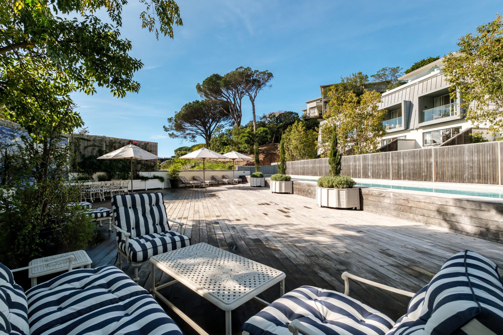 4 Bed Higgovale Mountain Views Sandstone Apartment 5