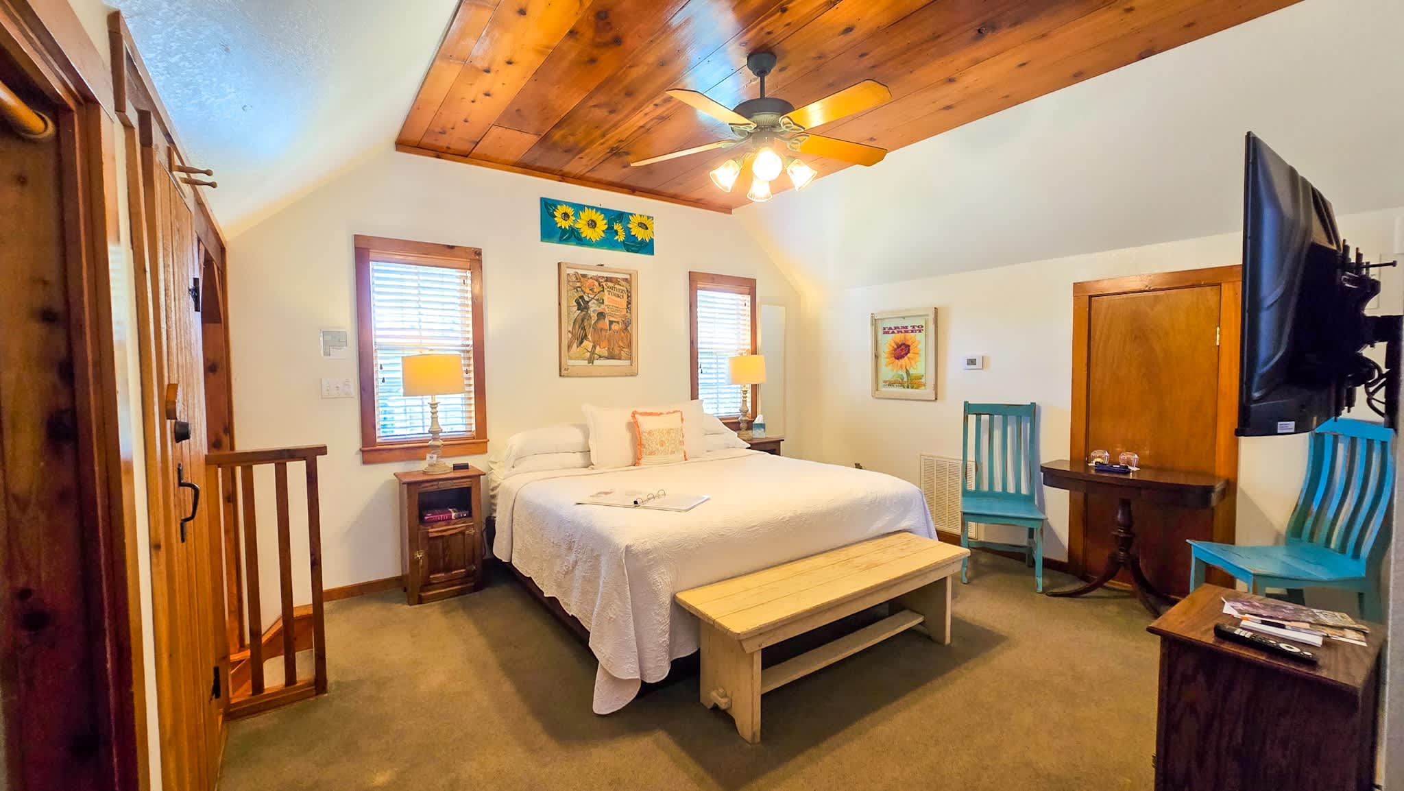 This charming getaway is sure to become your favorite home away from home!​