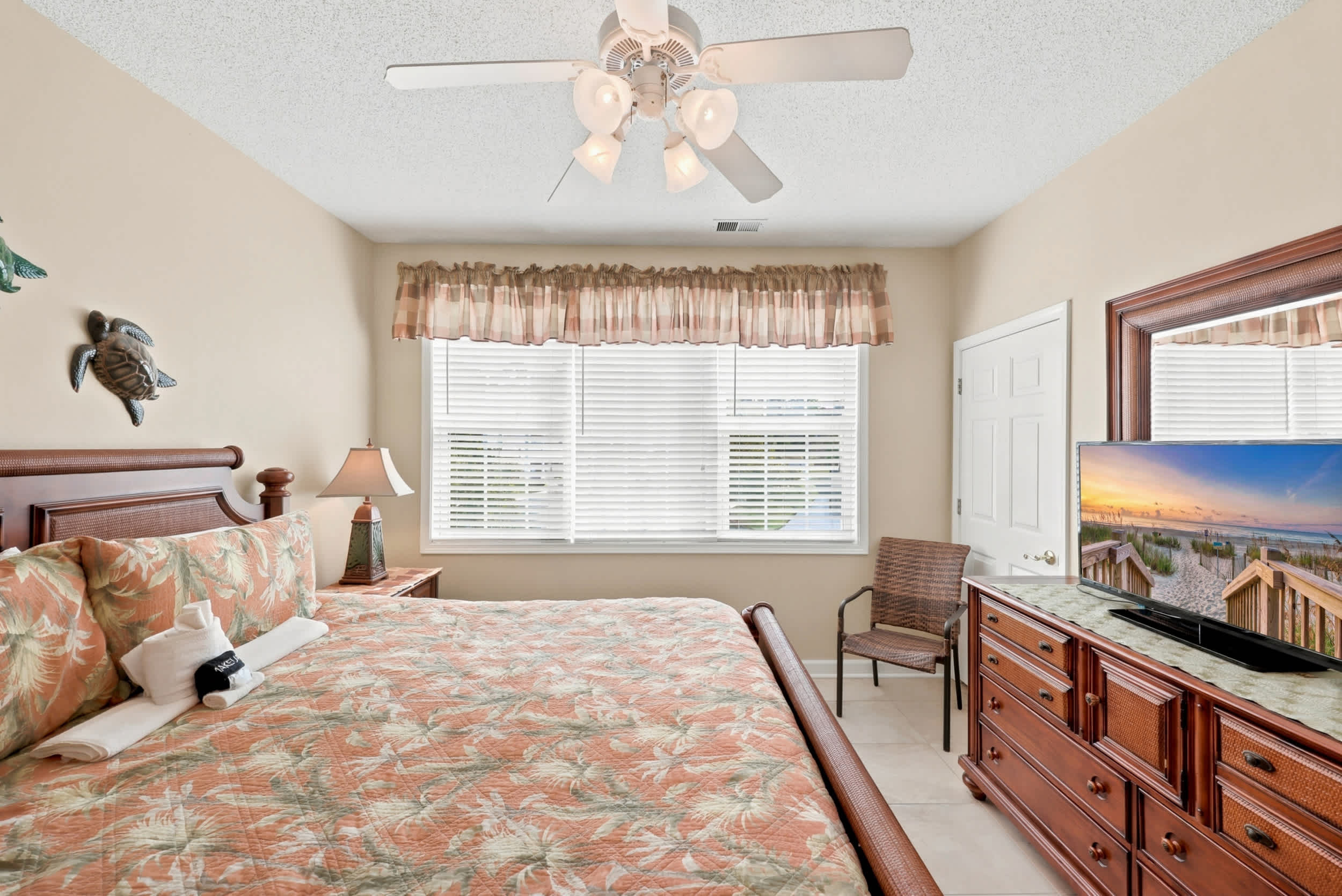 Dew Drop Inn Resort Villa with Massive Pool Oasis