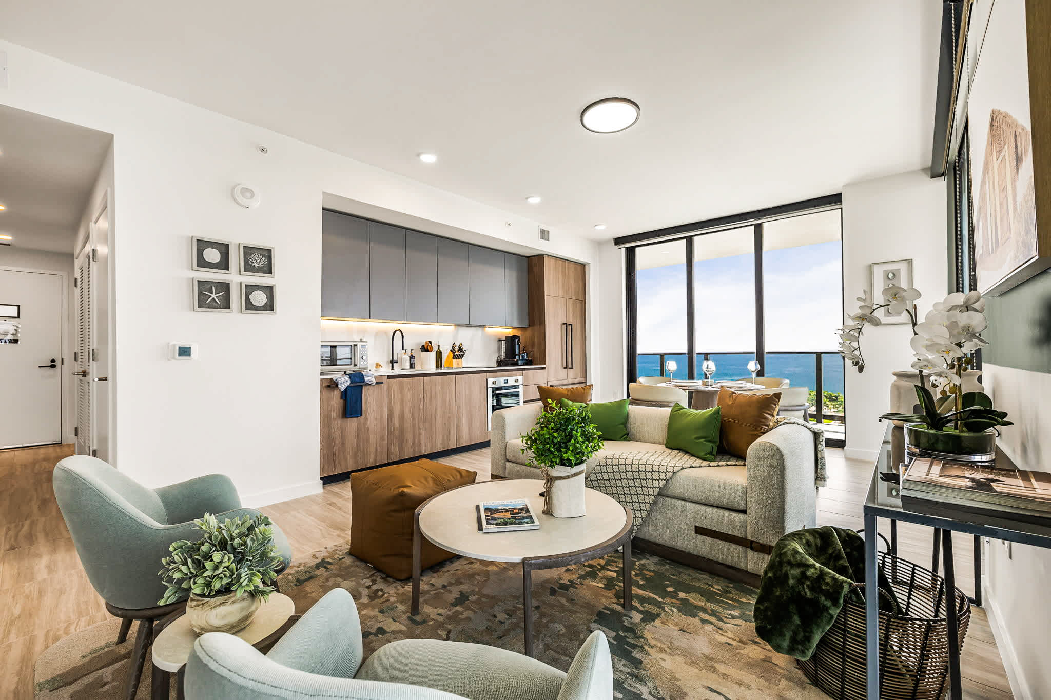 Miami Beach Oceanfront 2BR | Beach Views  | Pool