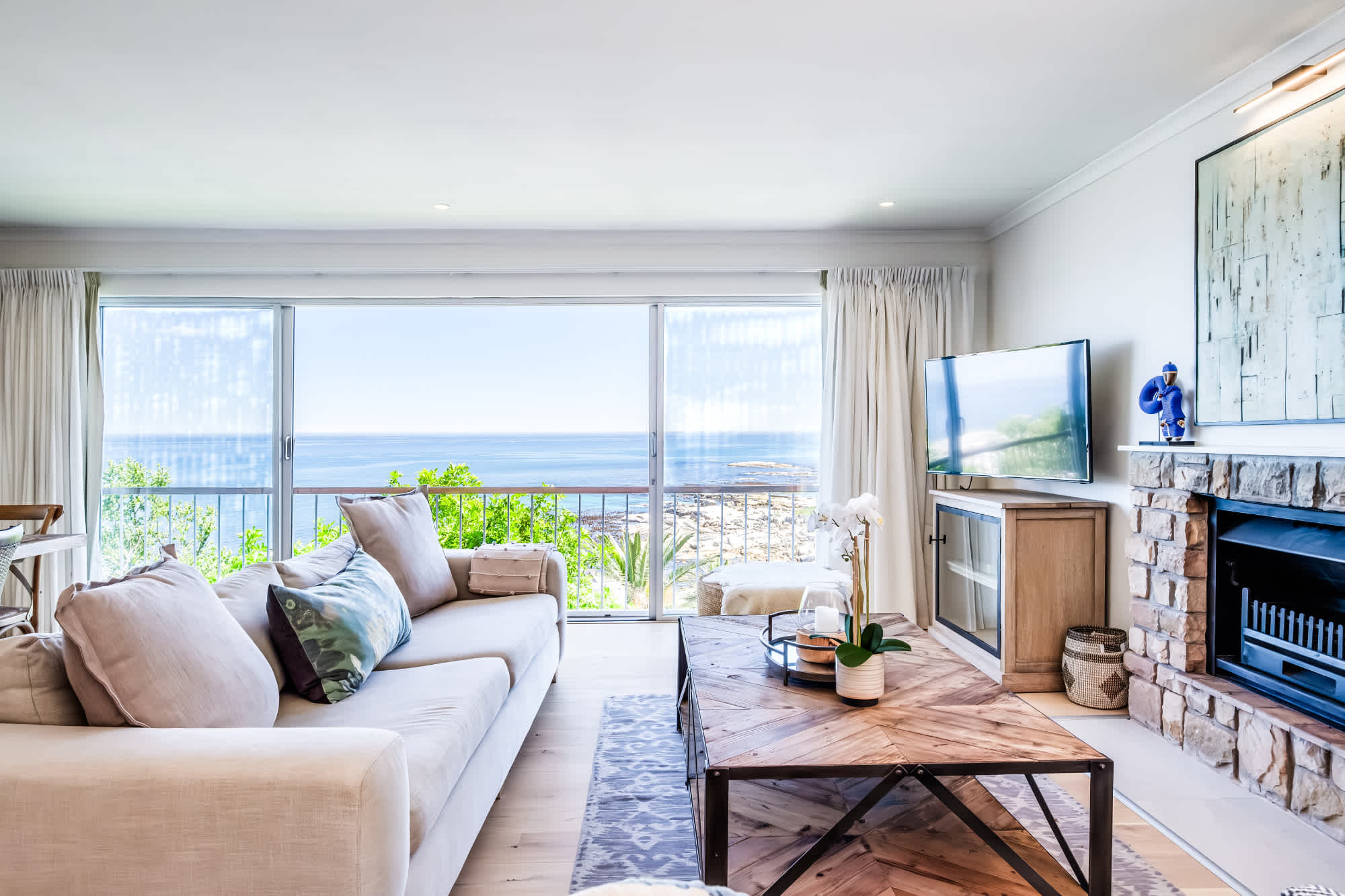 Camps Bay 4 Bed Hot Tub Sea Views Rock Views 9