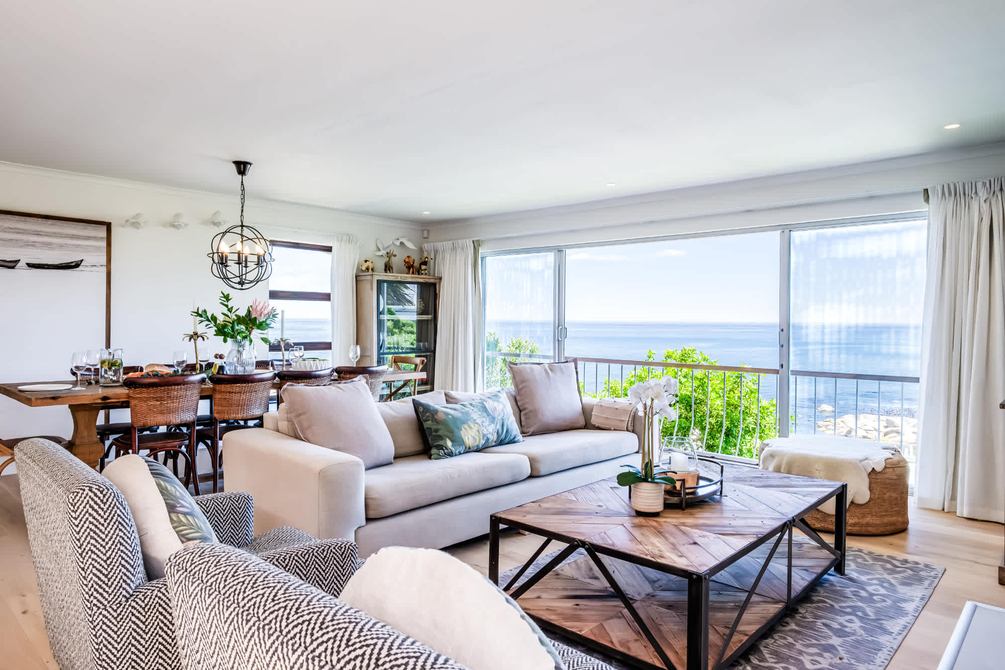 Camps Bay 4 Bed Hot Tub Sea Views Rock Views | Photo 2