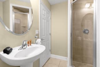 4 BR Townhome Close to Disney | Photo 16