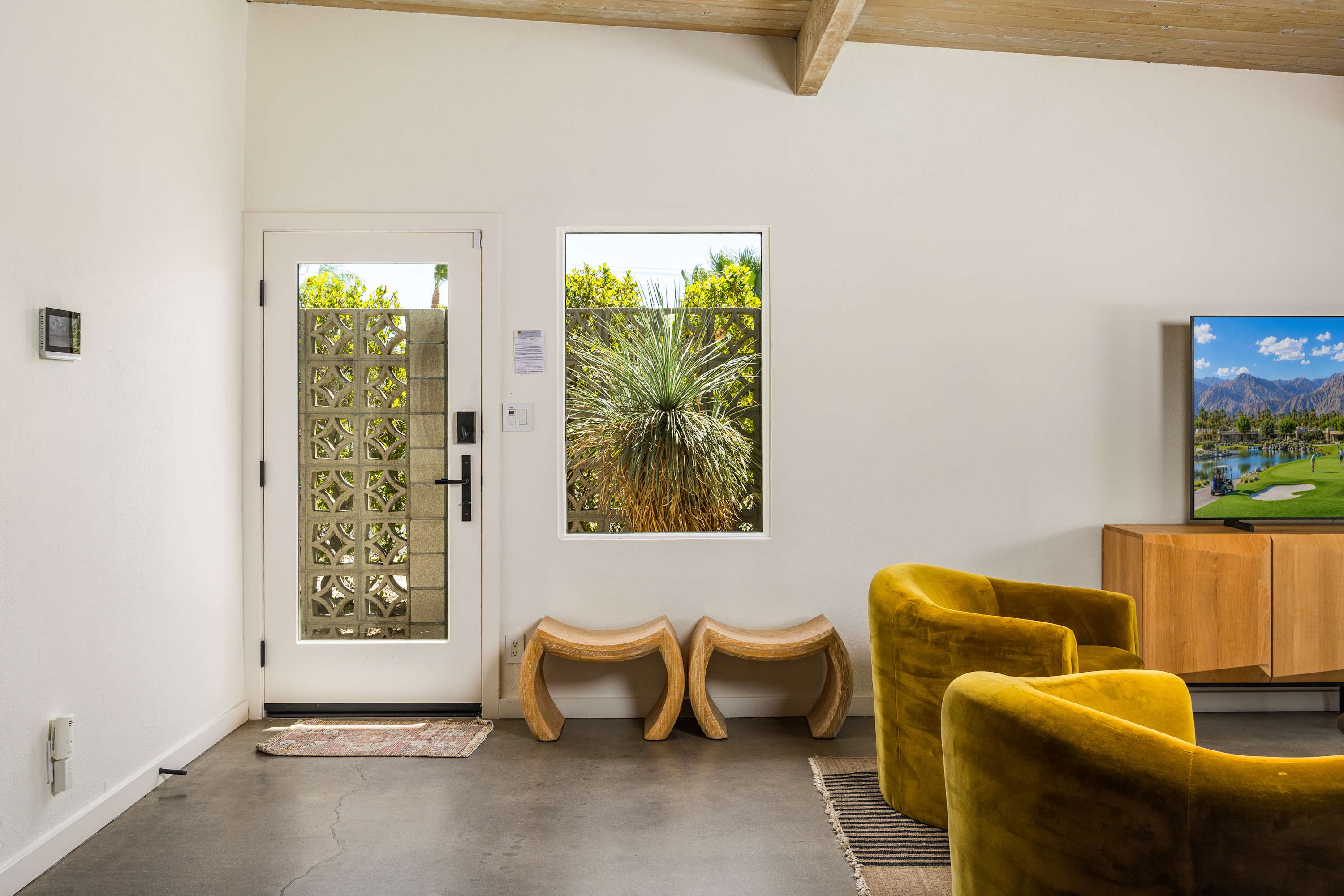 Living Room | Meiselman in Palm Springs, California by Luxus Vacation Properties