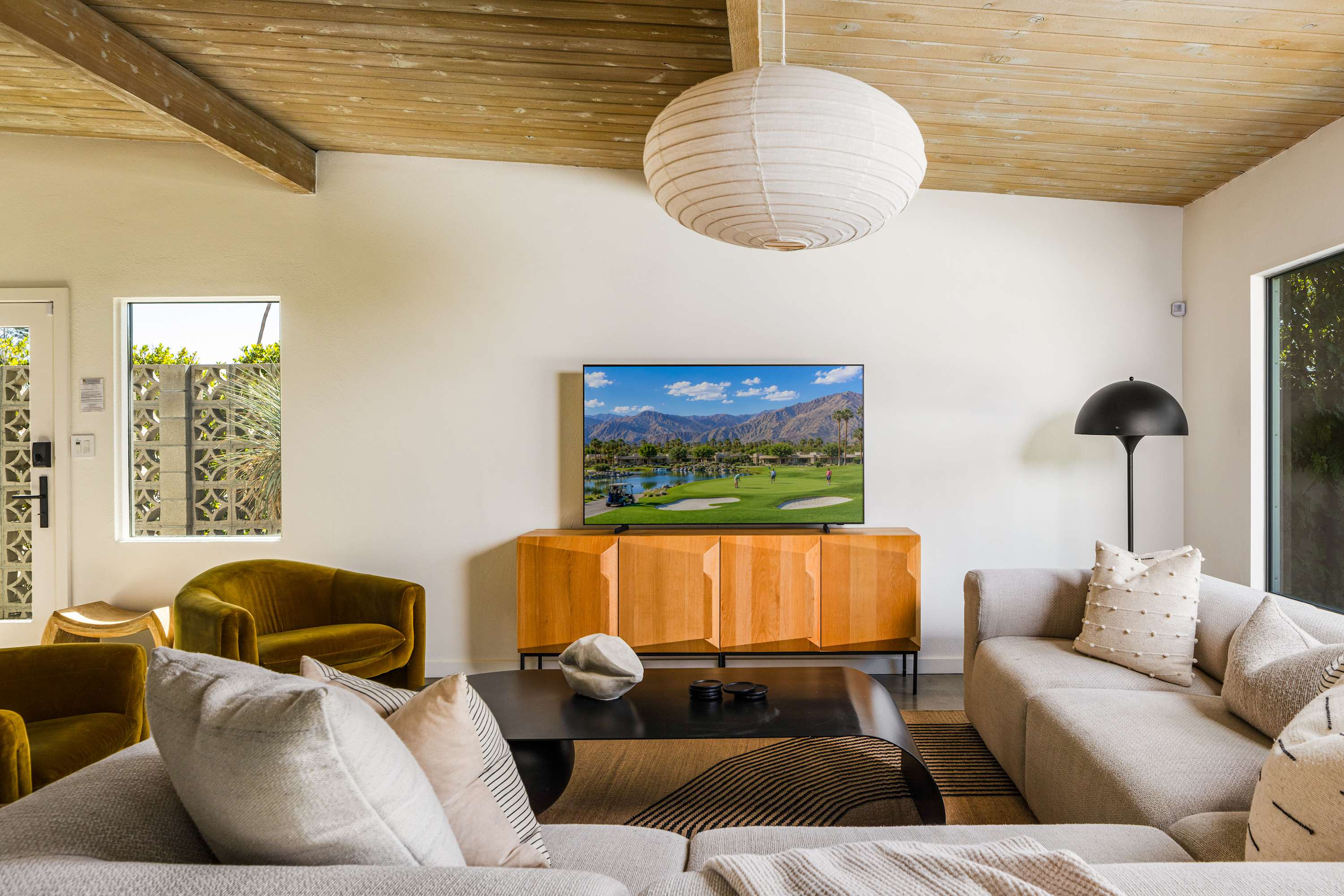 Living Room | Meiselman in Palm Springs, California by Luxus Vacation Properties