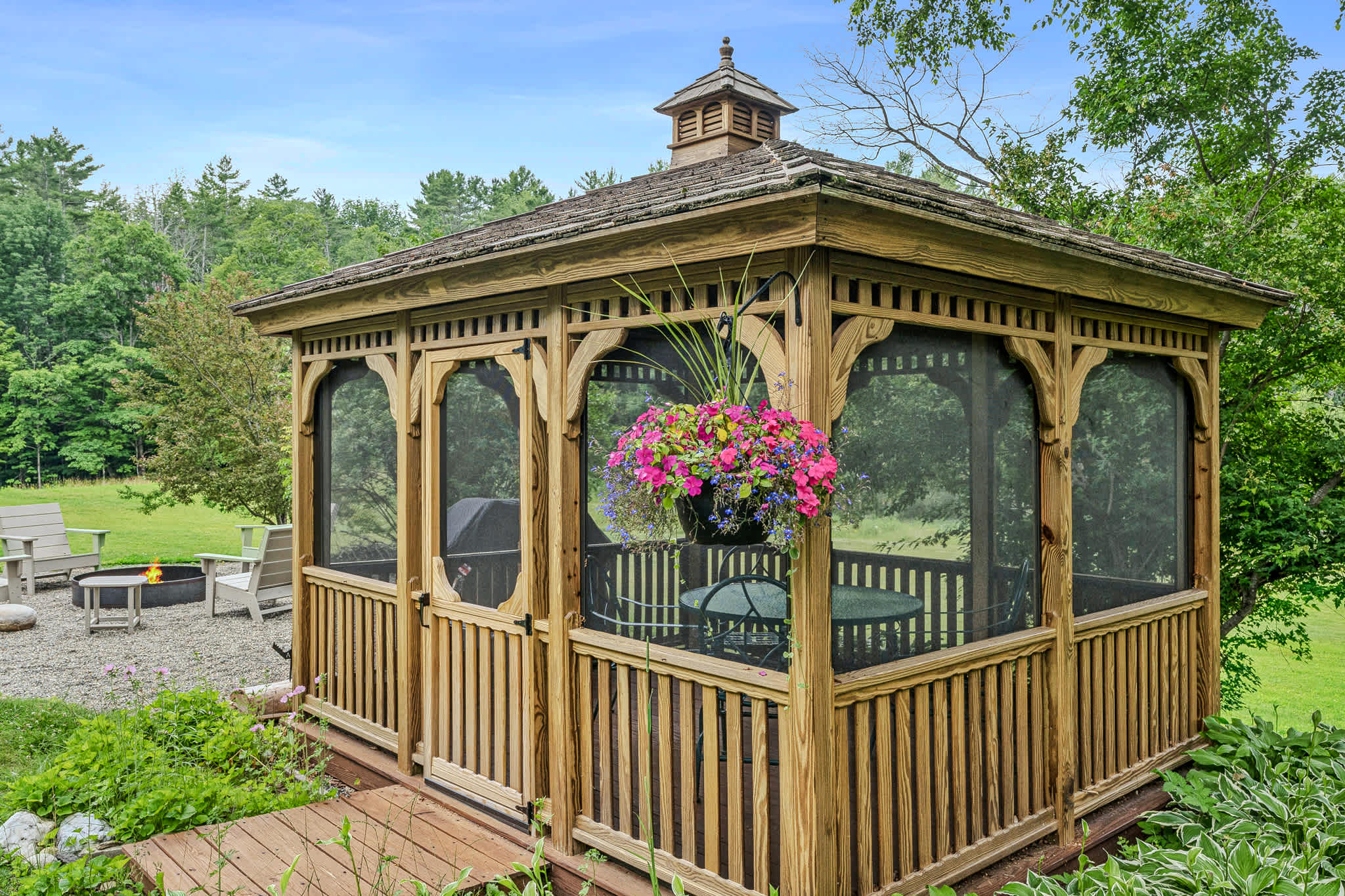 Blue & Sonny Hollow, Modern Cabin with Firepit