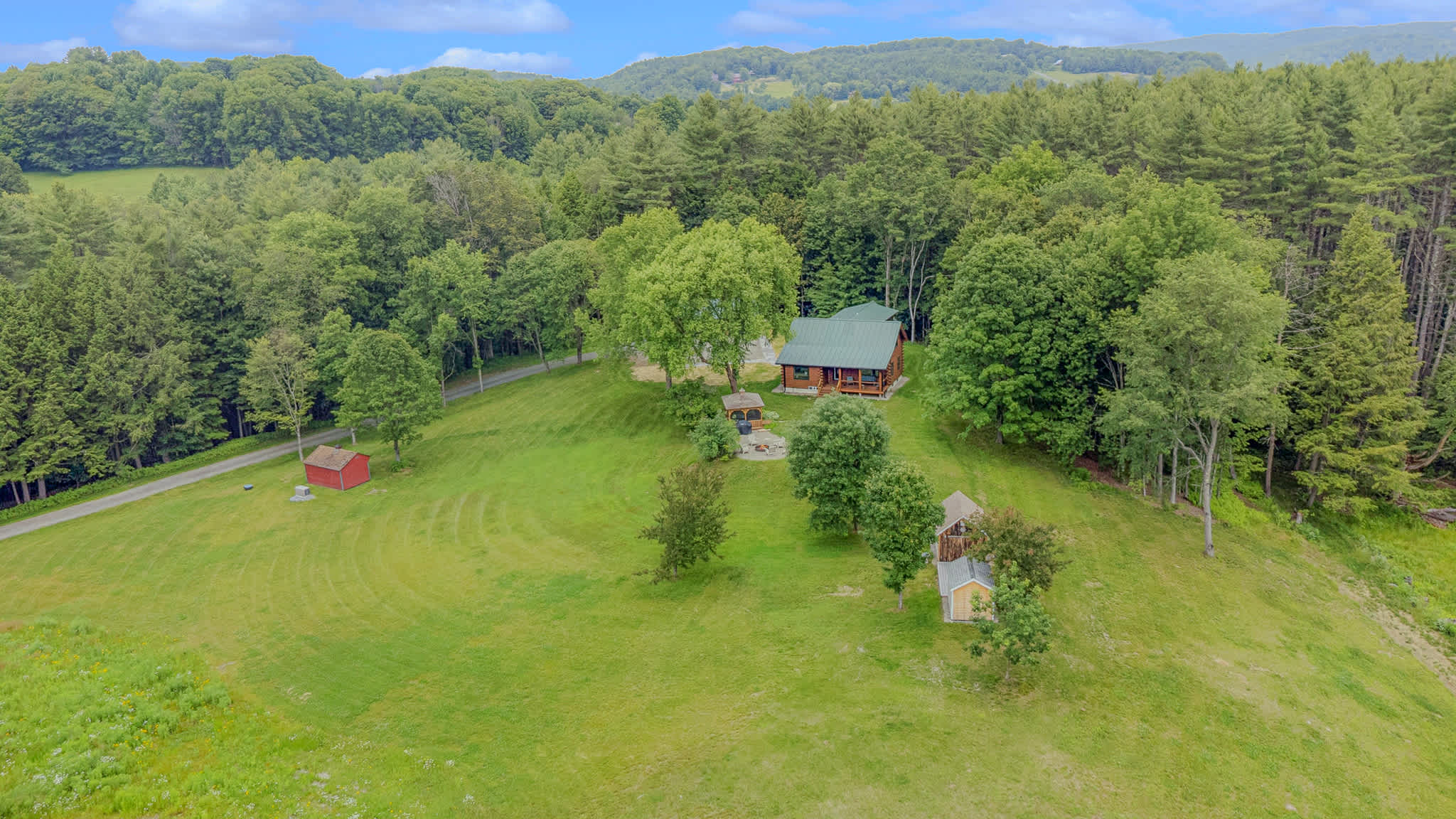 Blue & Sonny Hollow, Modern Cabin with Firepit