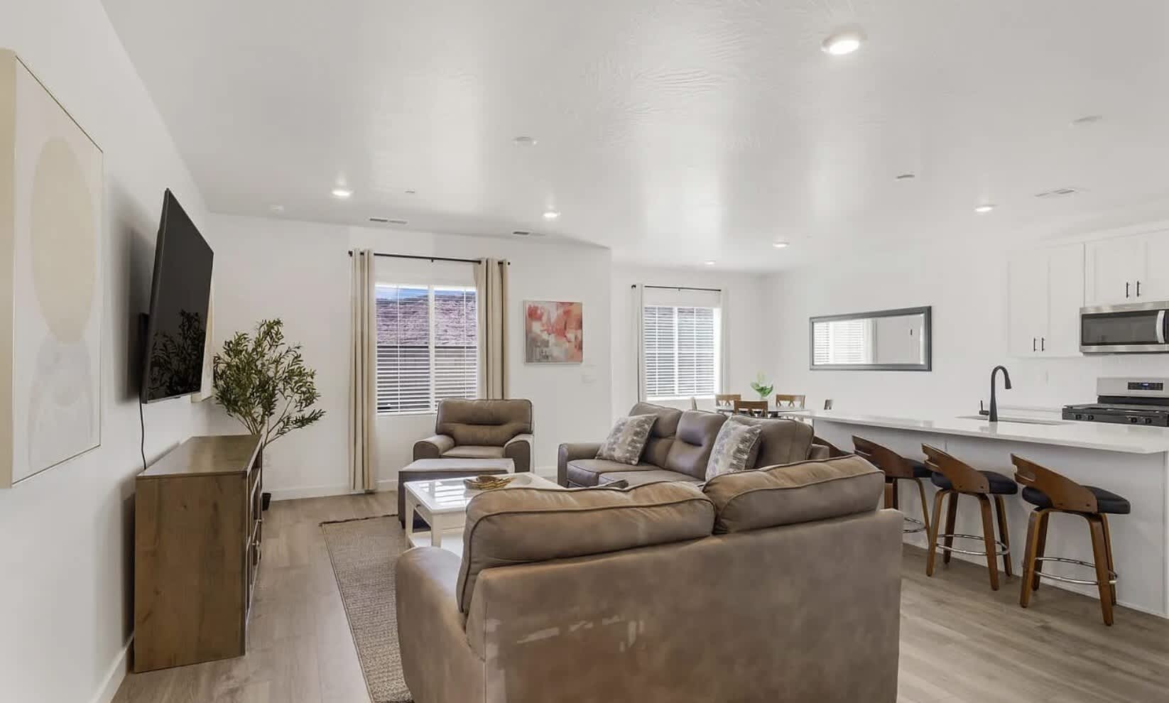 Long Valley Family Stay | ADA + Pool