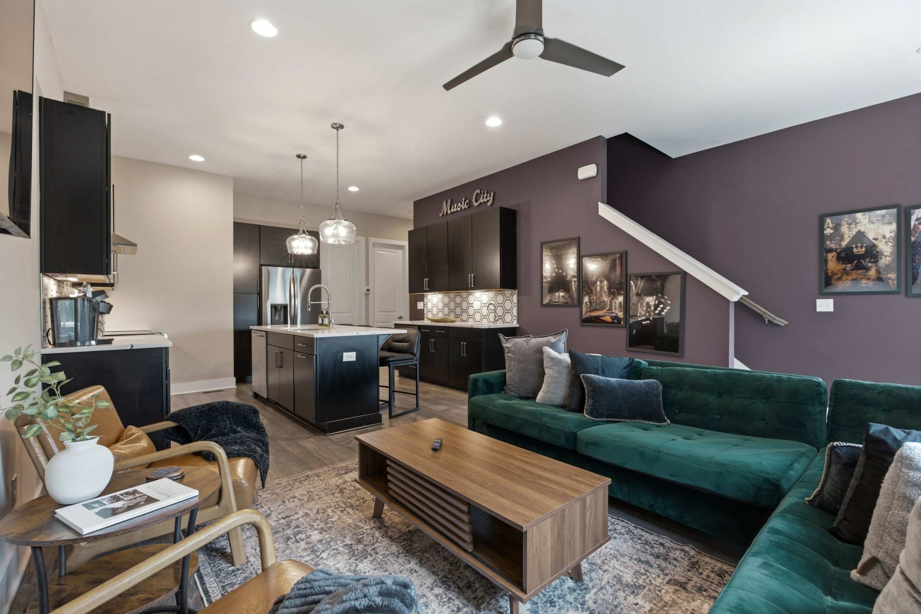 Rooftop Views, 4BR 4BA, 7 Beds, Near Broadway!