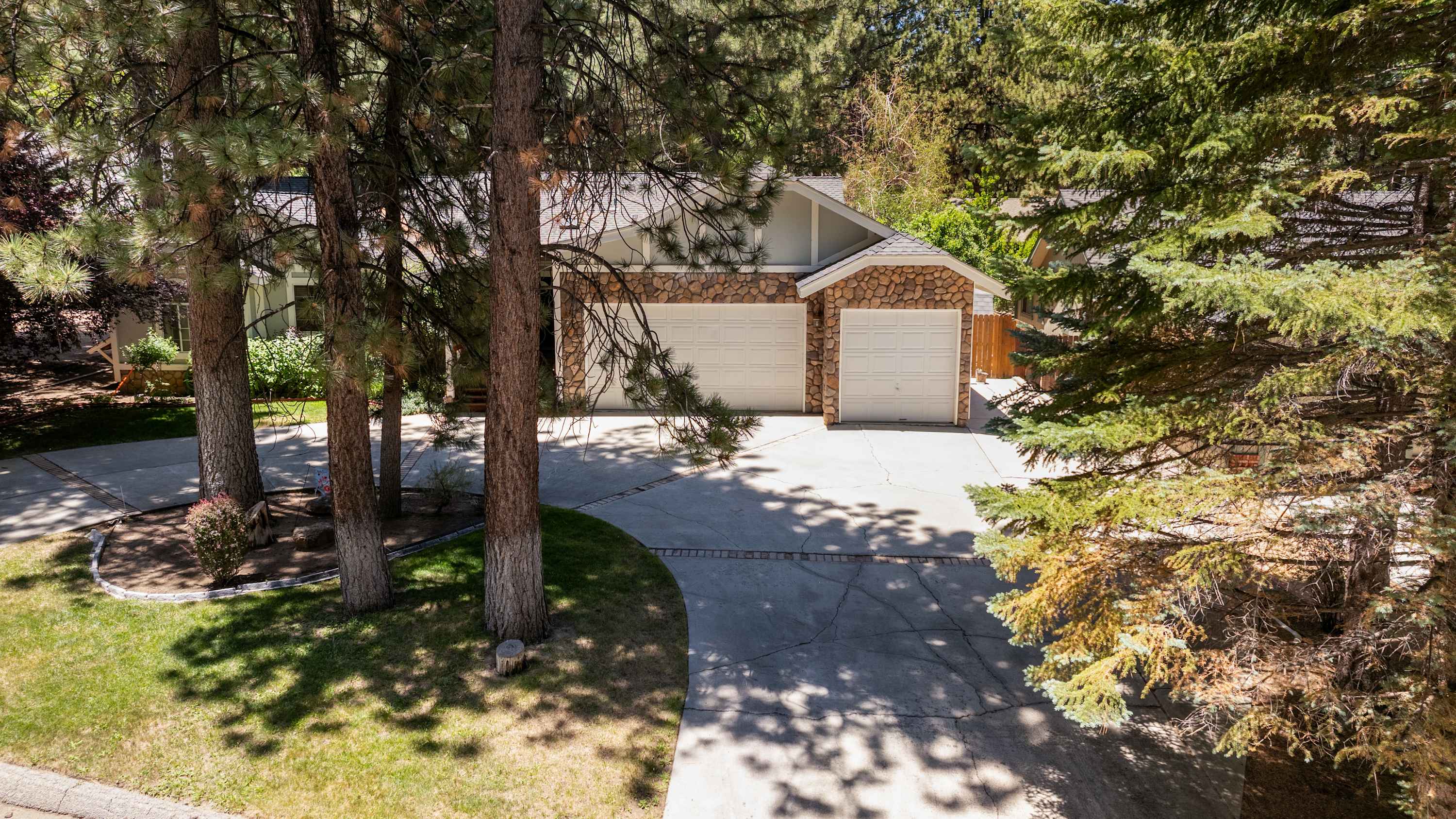 Walk to Snow Summit, AC, Fenced Yard