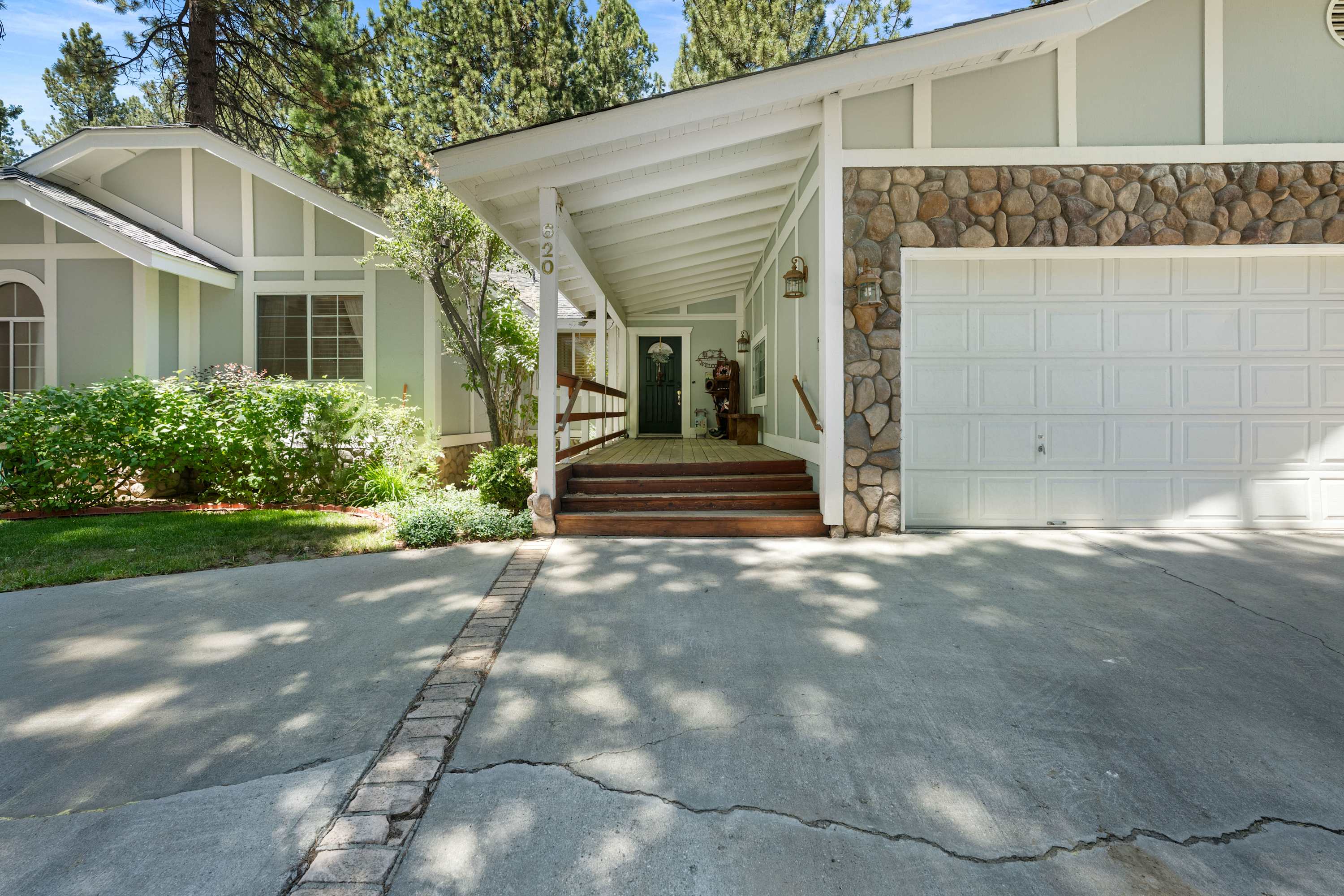 Walk to Snow Summit, AC, Fenced Yard