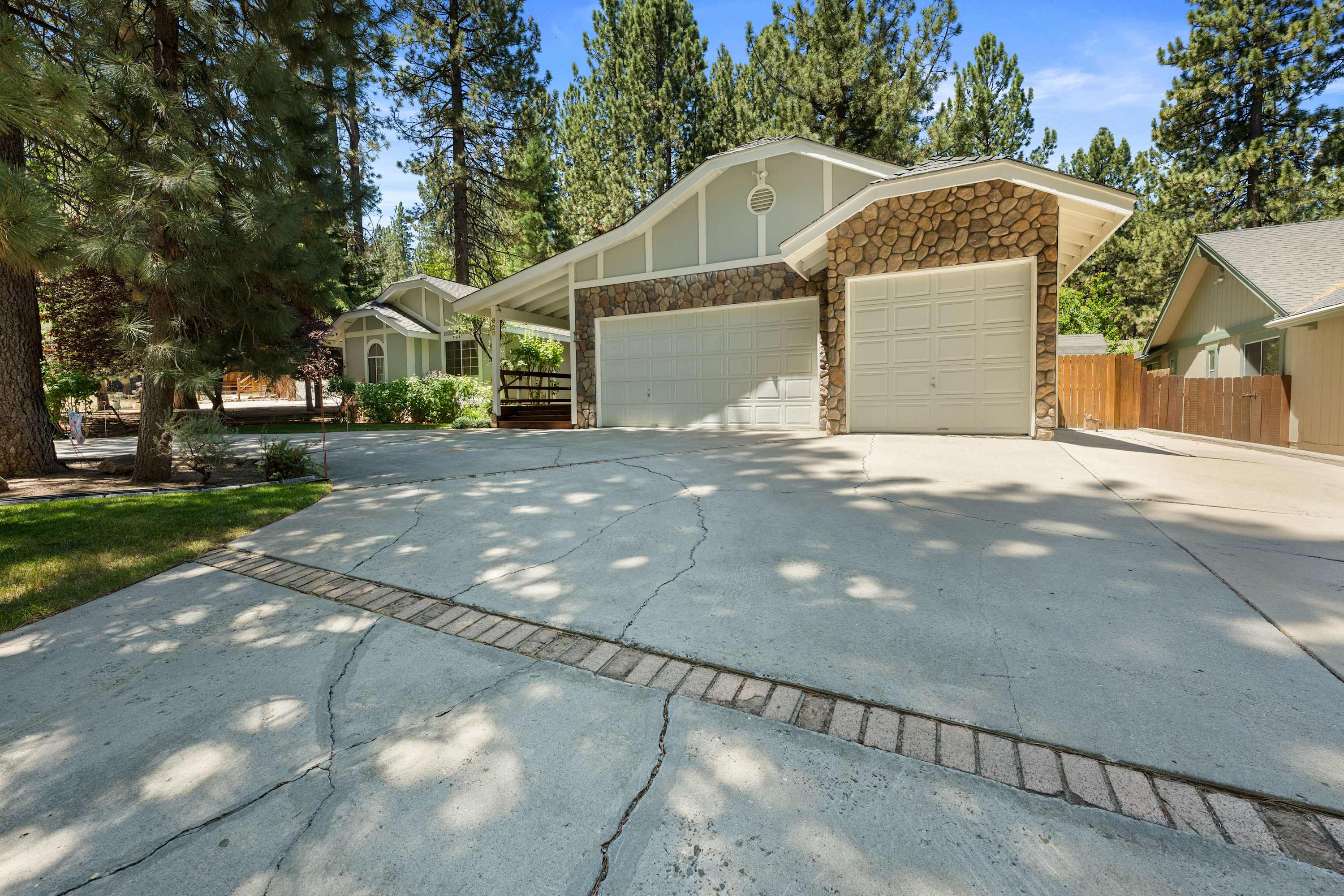 Walk to Snow Summit, AC, Fenced Yard