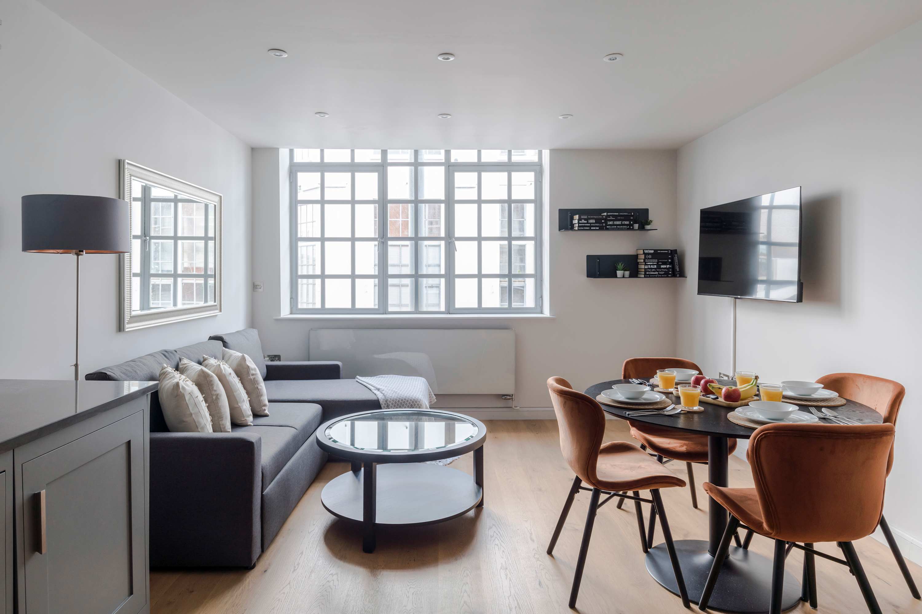 2-bed Apartment · Farringdon  · Lift  · Sleeps 6 in Eyre Street Hill, 6 EC1R - Property image 4 - VivreStays