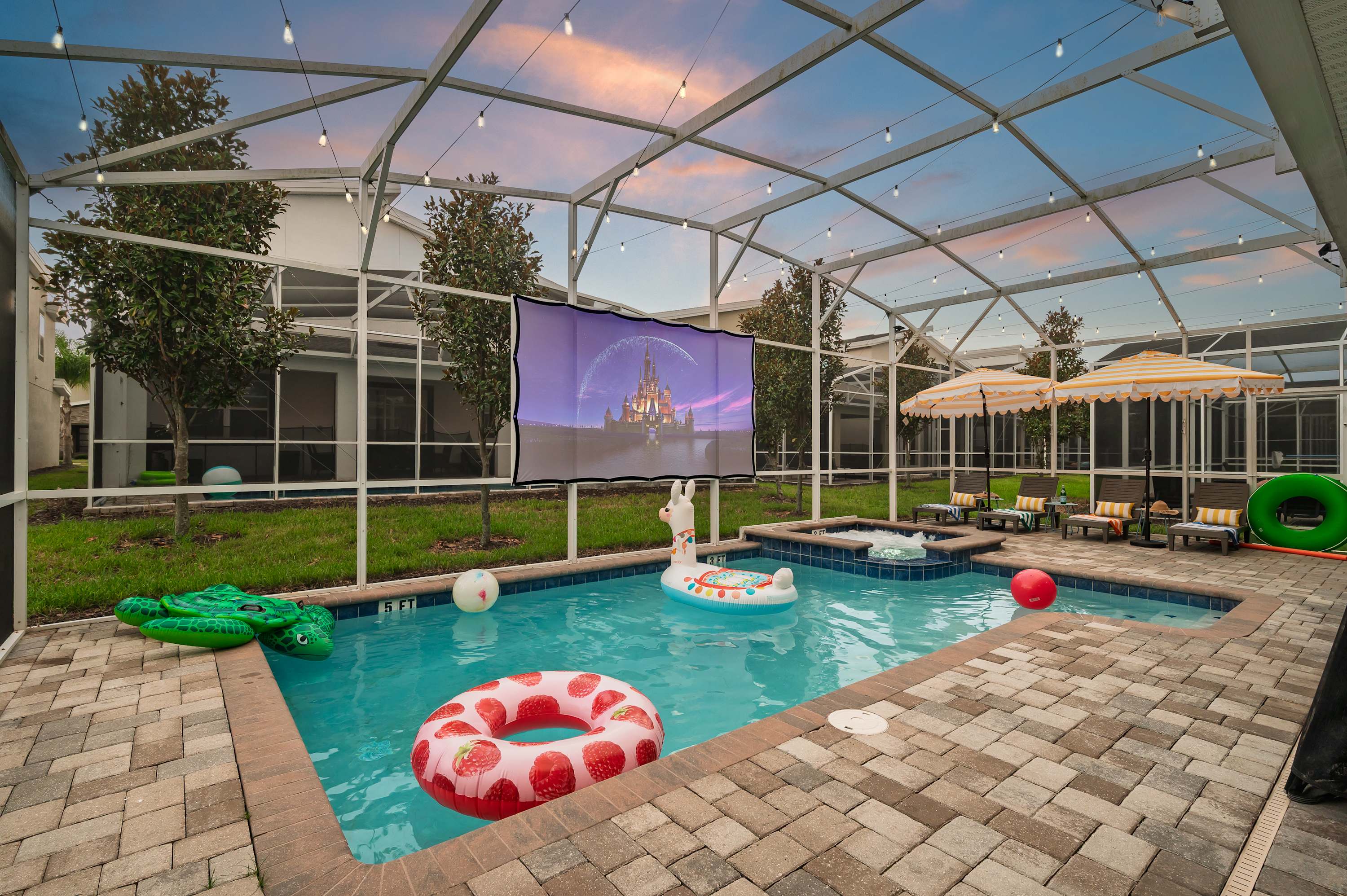 Large 7BR getaway near Disney w/ pool