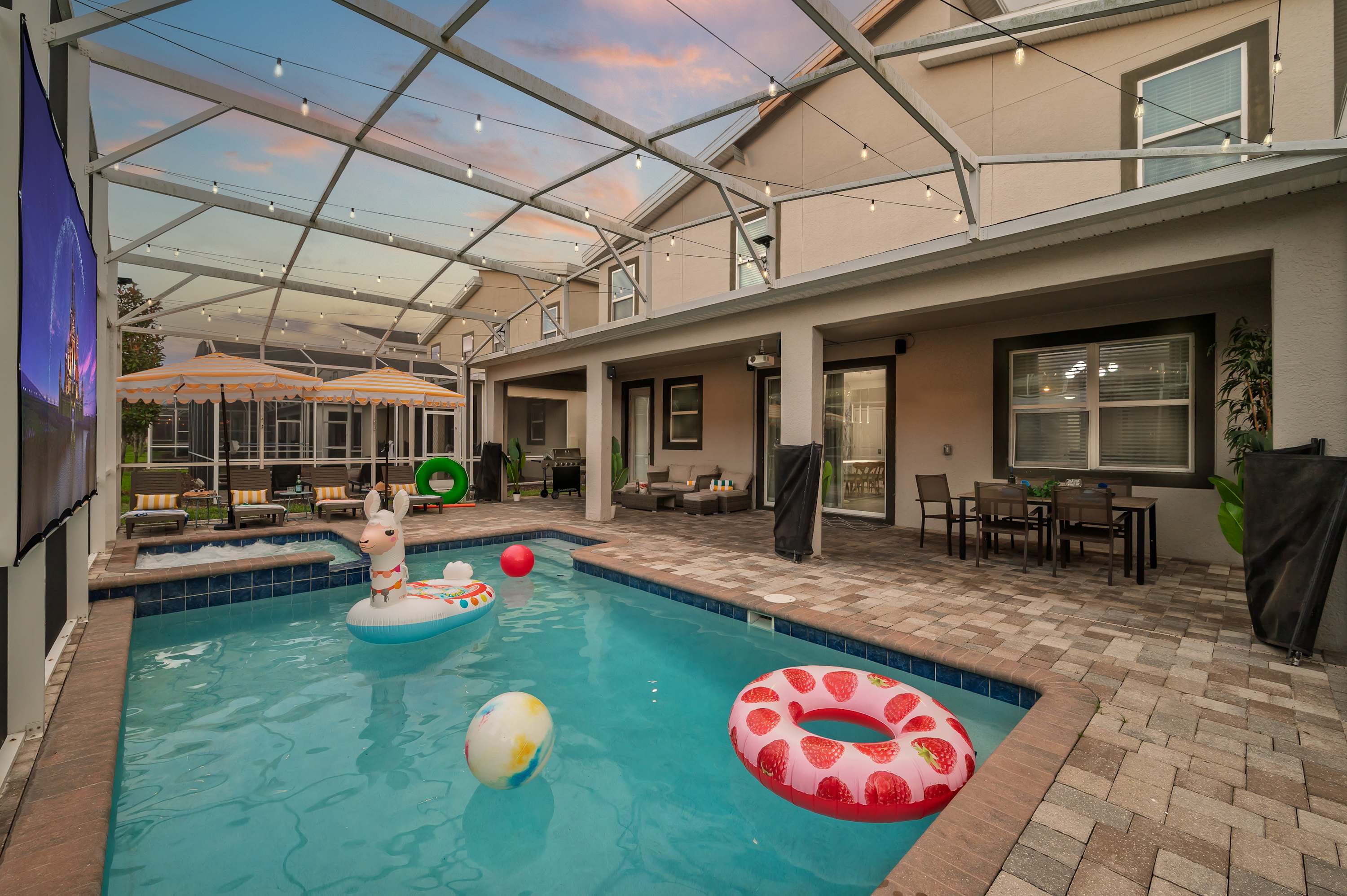 Large 7BR getaway near Disney w/ pool