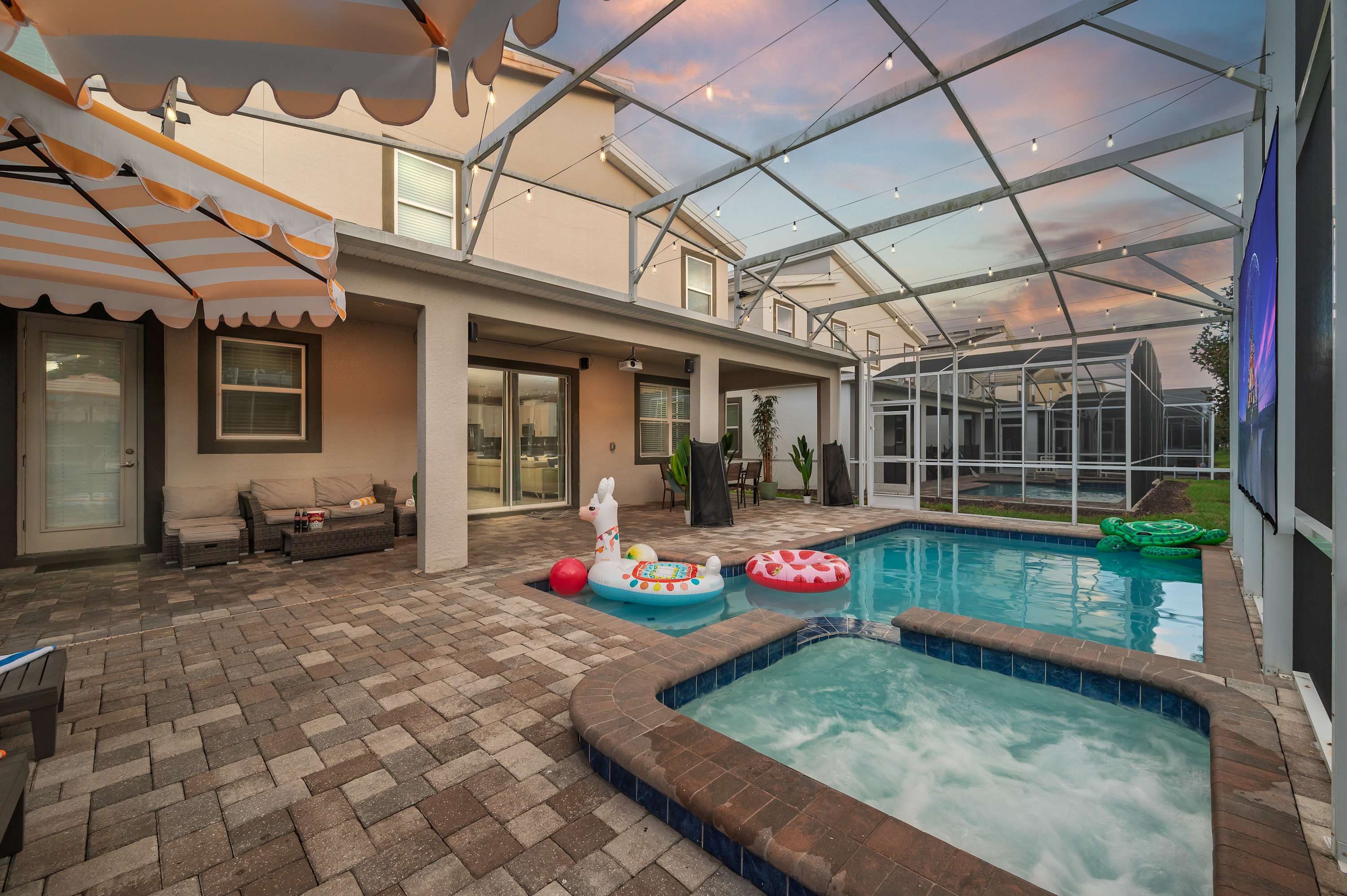 Large 7BR getaway near Disney w/ pool