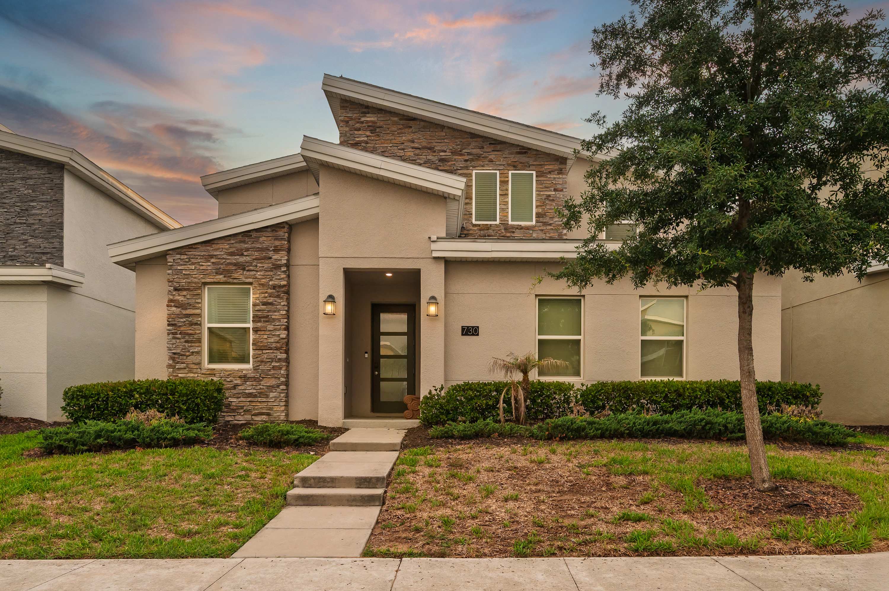 Large 7BR getaway near Disney w/ pool