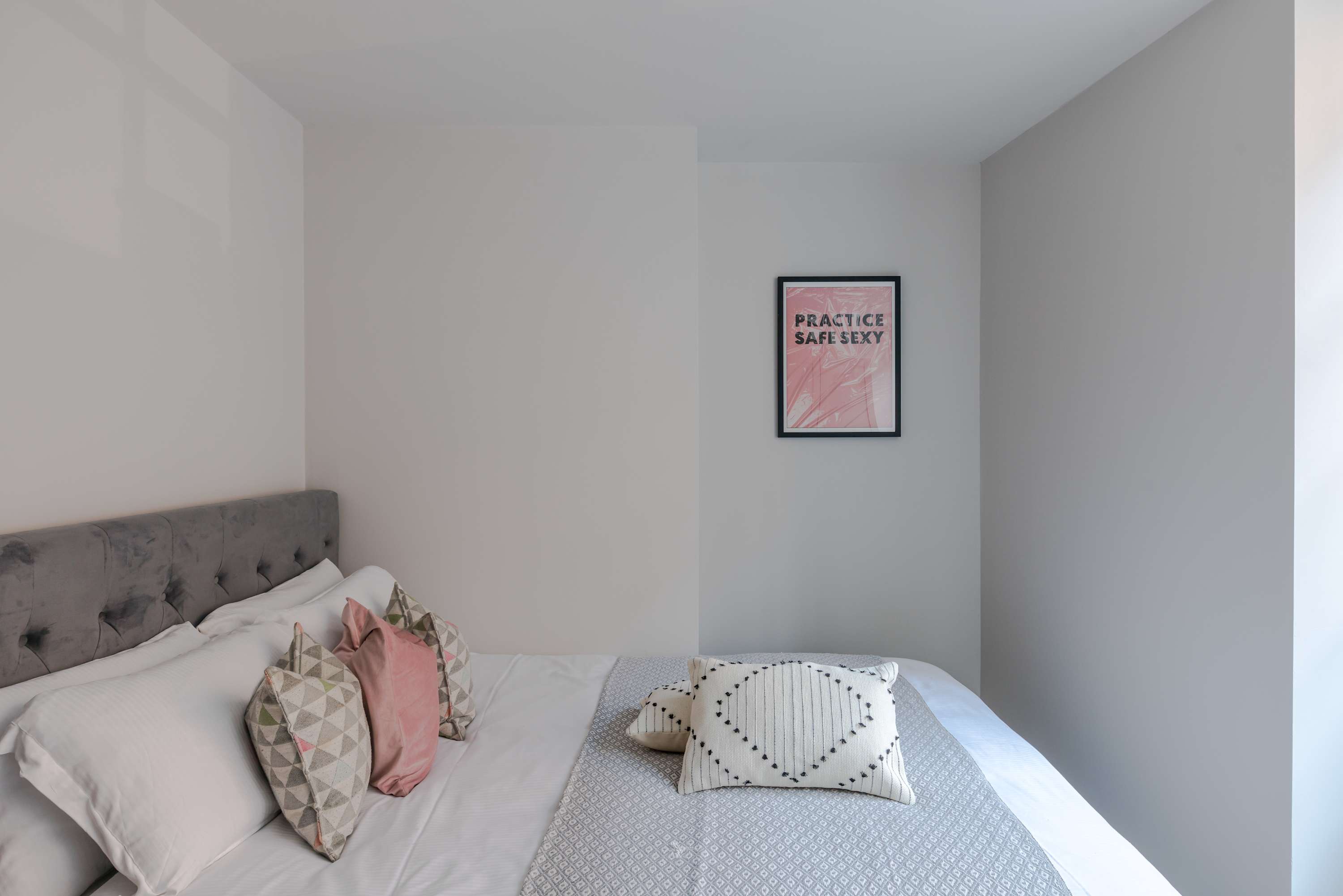Clerkenwell 2-bed Apartment · Lift · Sleeps 4 in Eyre Street Hill, 7 EC1R - Property image 7 - VivreStays