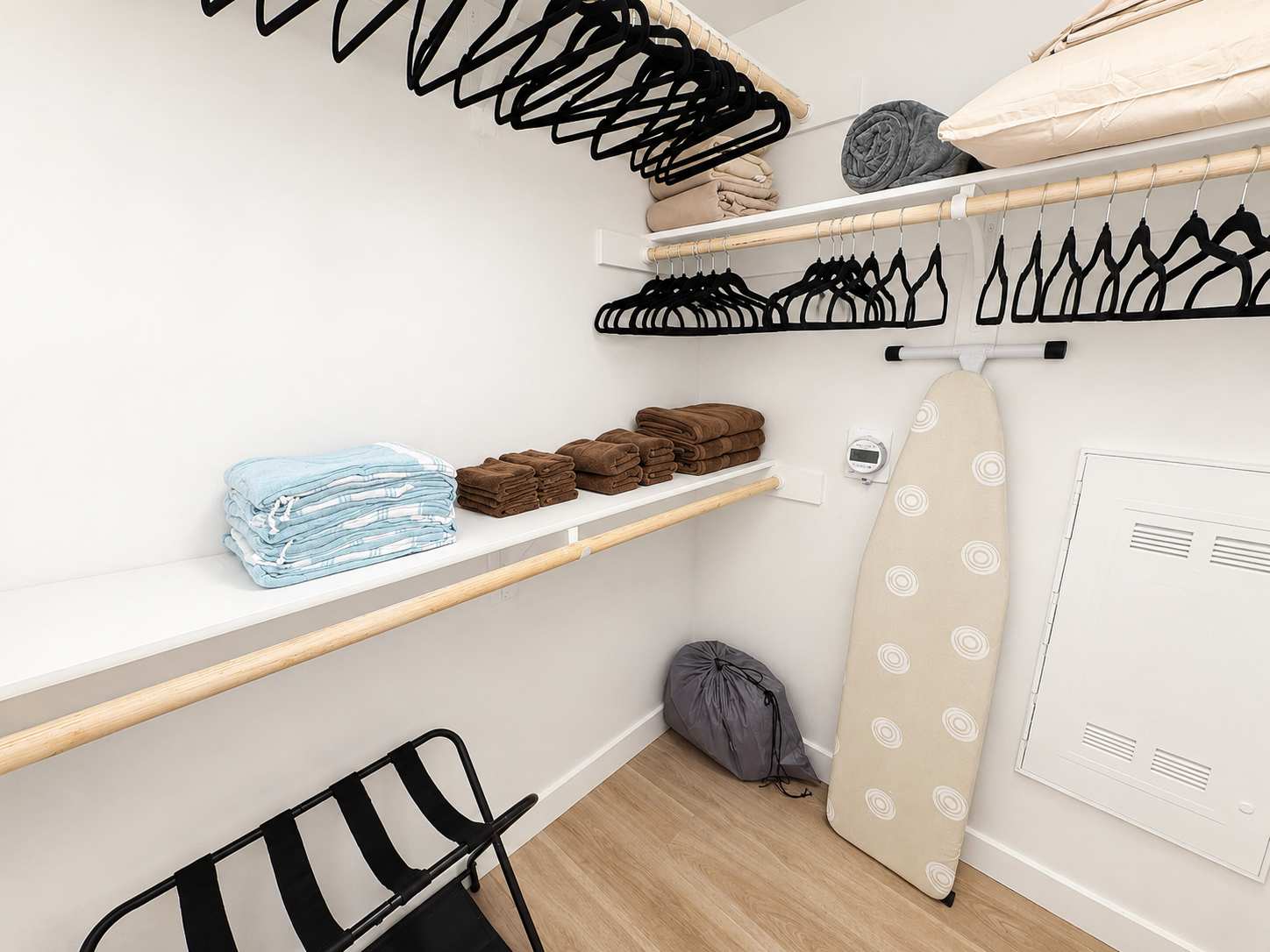 Stylish Apartment Near Disneyland w/ Pool & Gym