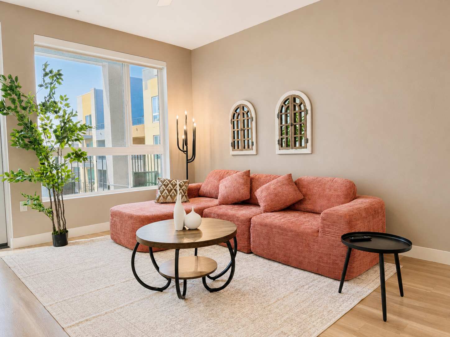 Stylish Apartment Near Disneyland w/ Pool & Gym