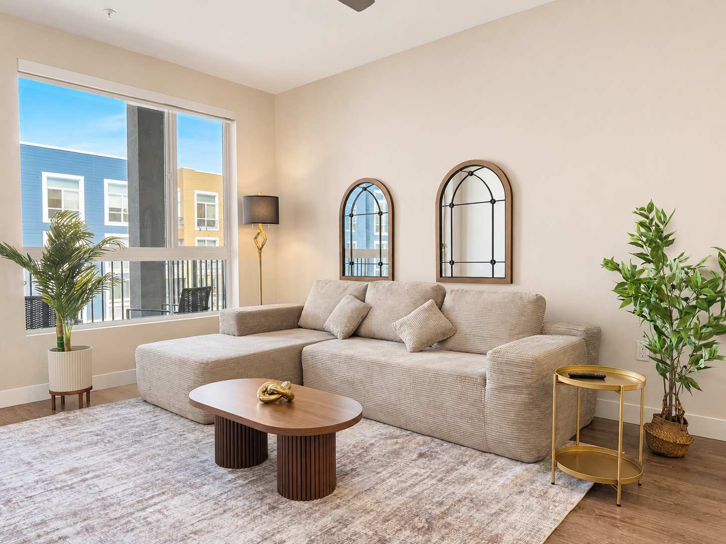 Upscale Apartment 10 Min to Disneyland | Pool & Gym