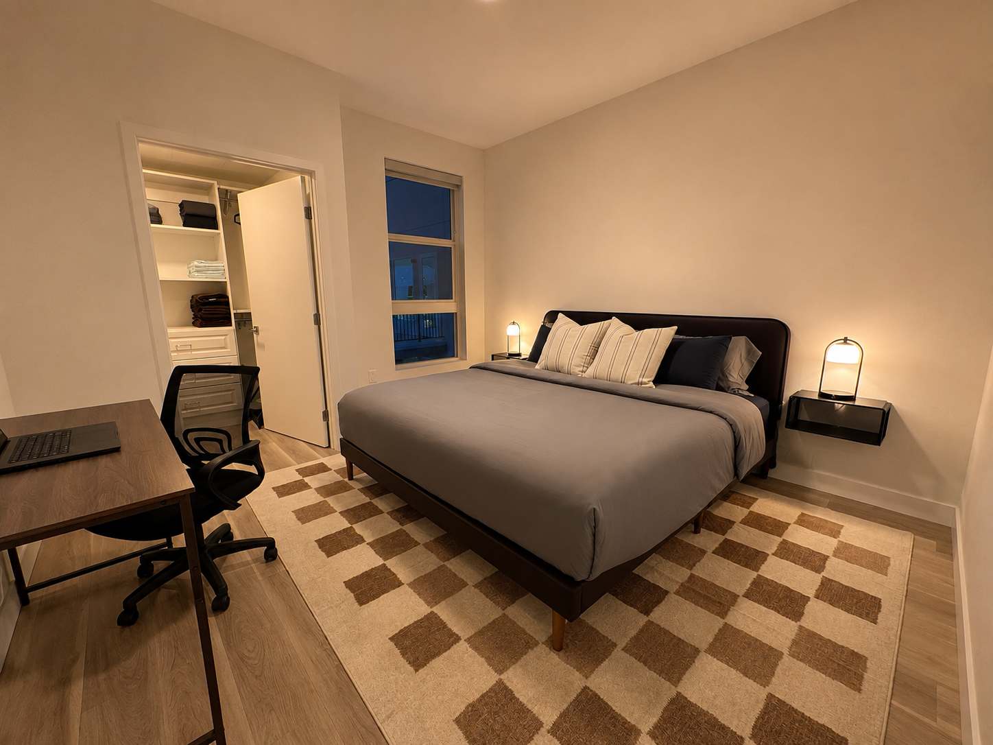 Premium Apt 10 Min to Disneyland | Pool & Gym