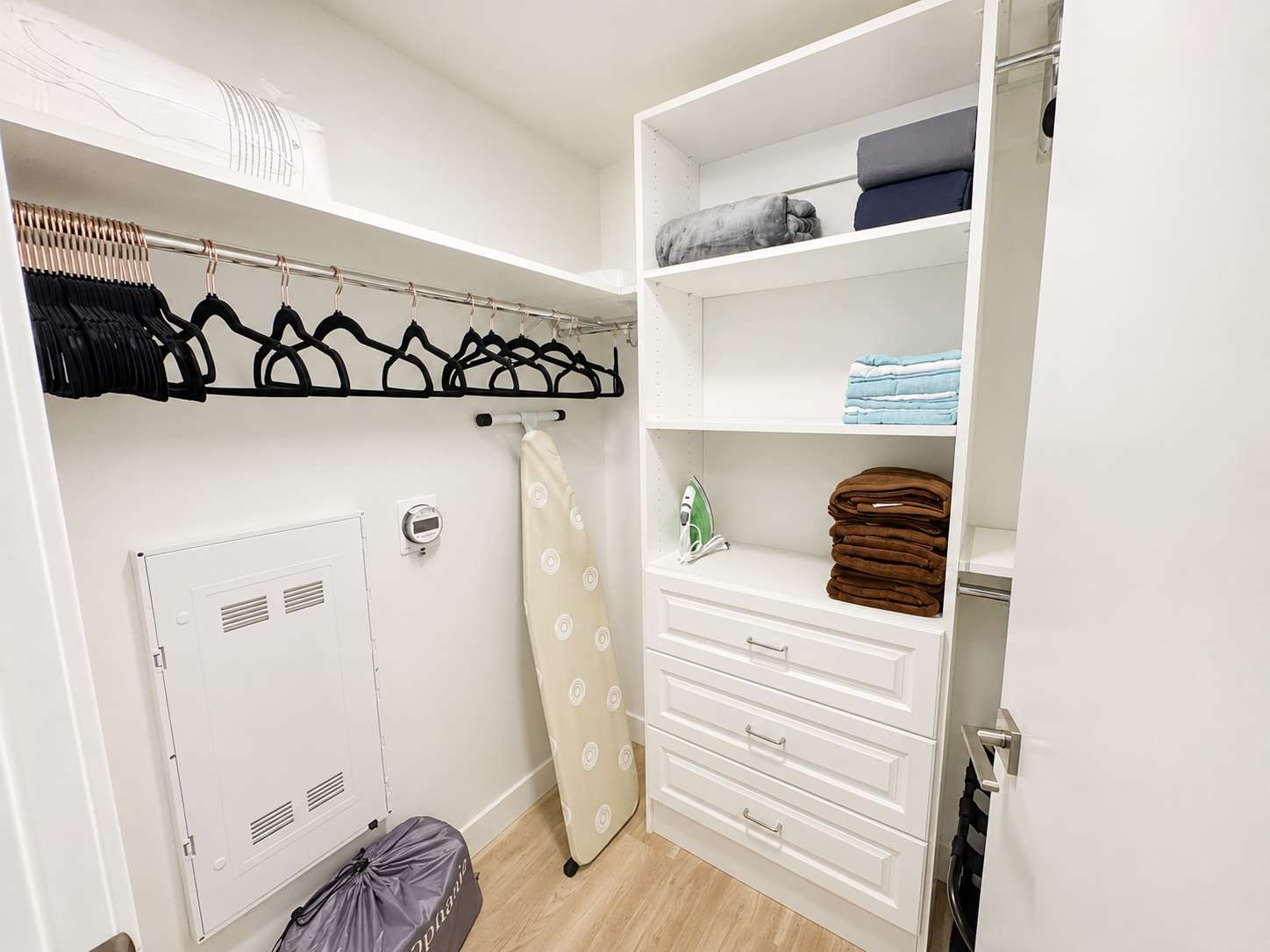 Premium Apt 10 Min to Disneyland | Pool & Gym