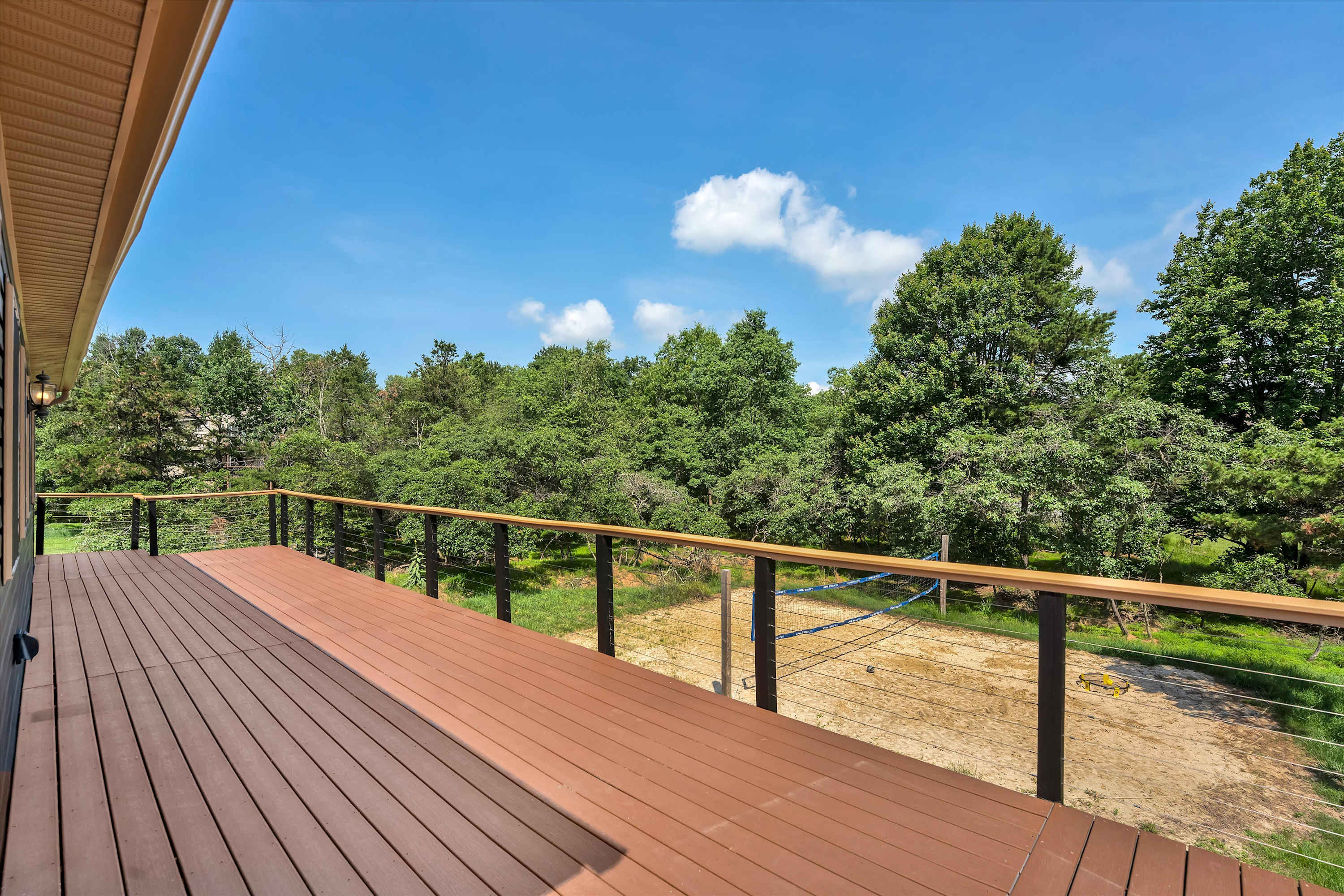 Beachview Chalet | Steps to Lake | Mins to Skiing