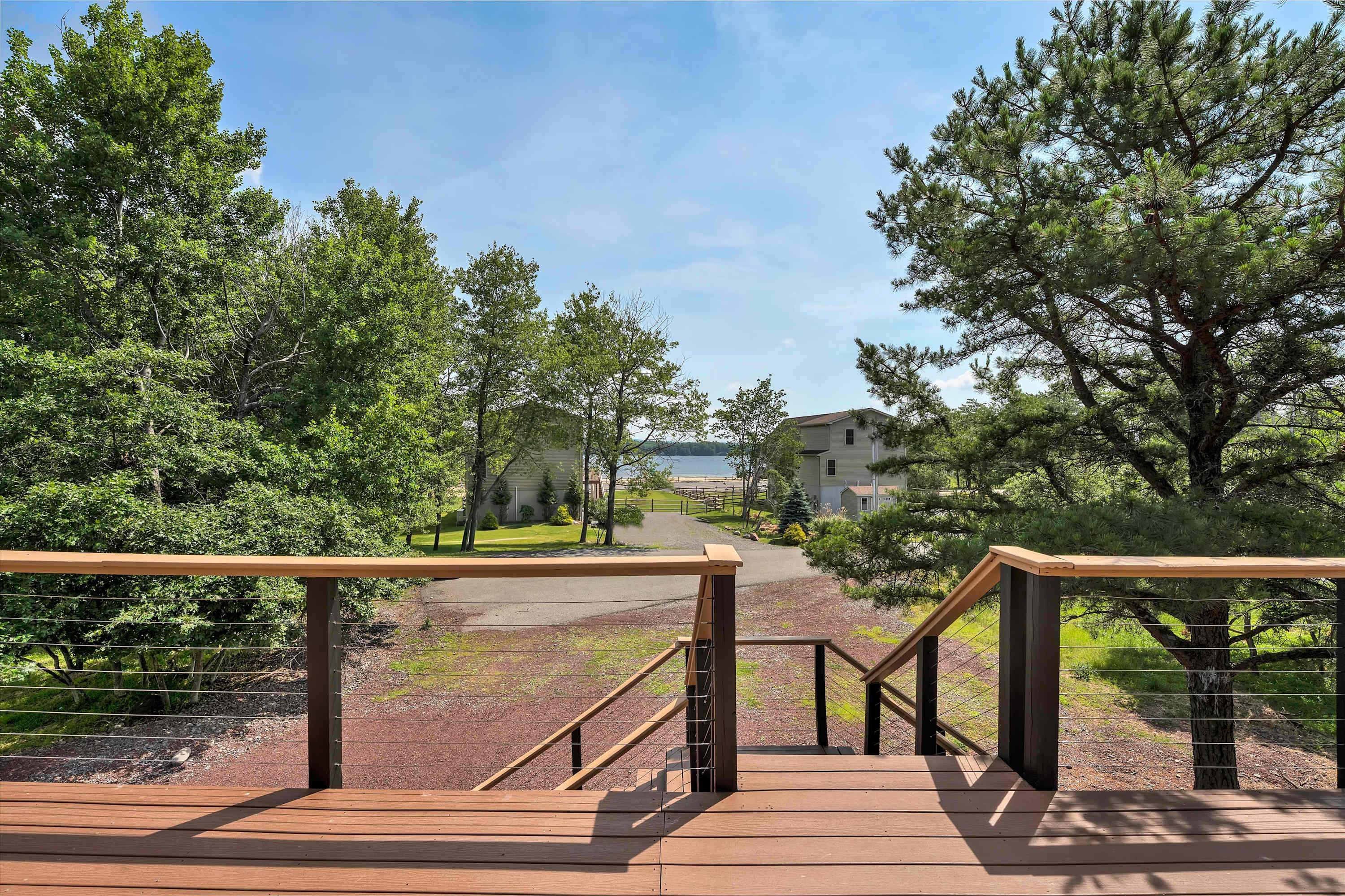 Beachview Chalet | Steps to Lake | Mins to Skiing