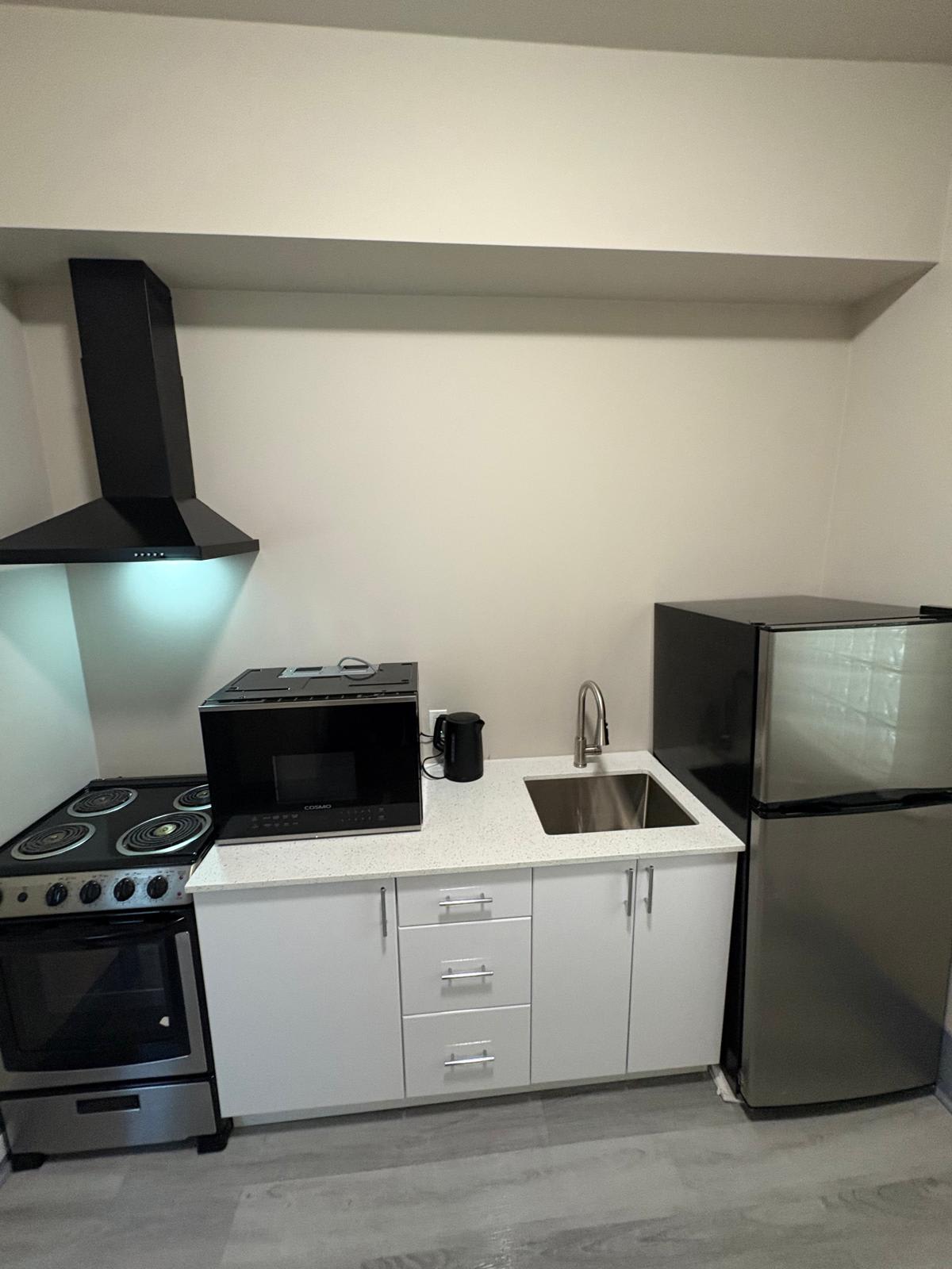#42.2 St. Catharine's 1-bedroom Hotel-Apartment