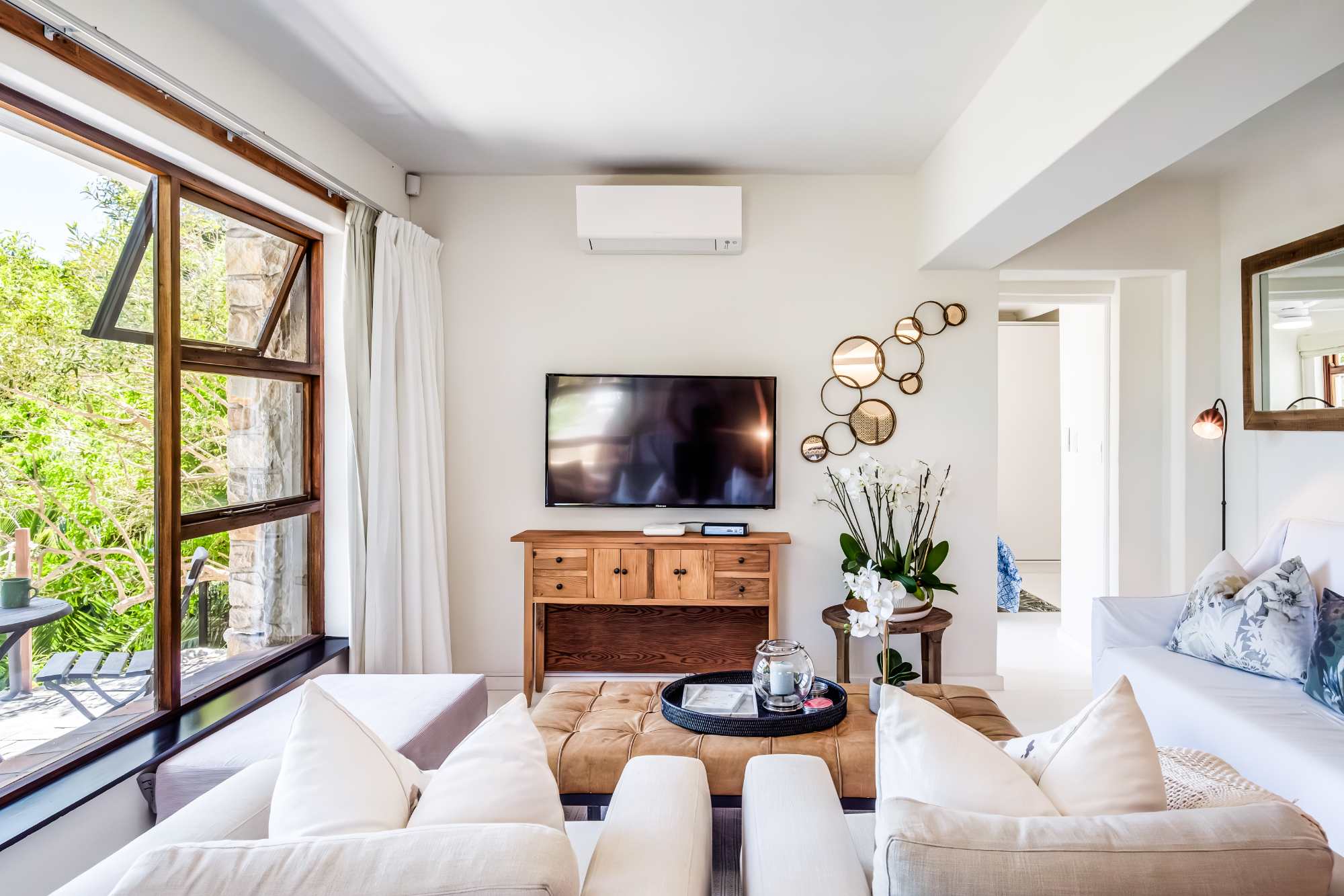 2 Bed Camps Bay Apartment with Patio Rock Retreat 8
