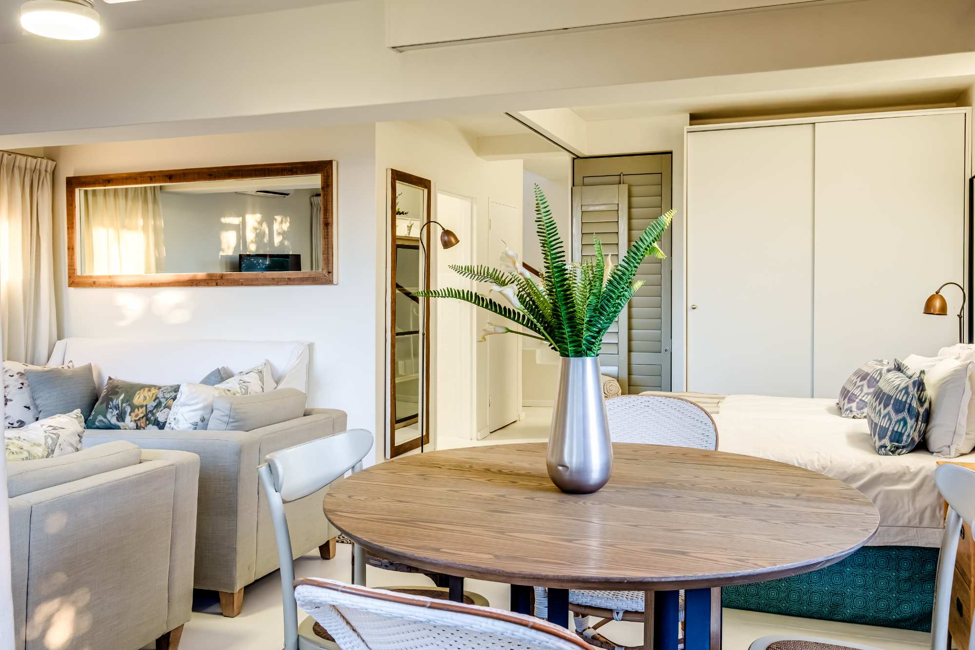 2 Bed Camps Bay Apartment with Patio Rock Retreat 9