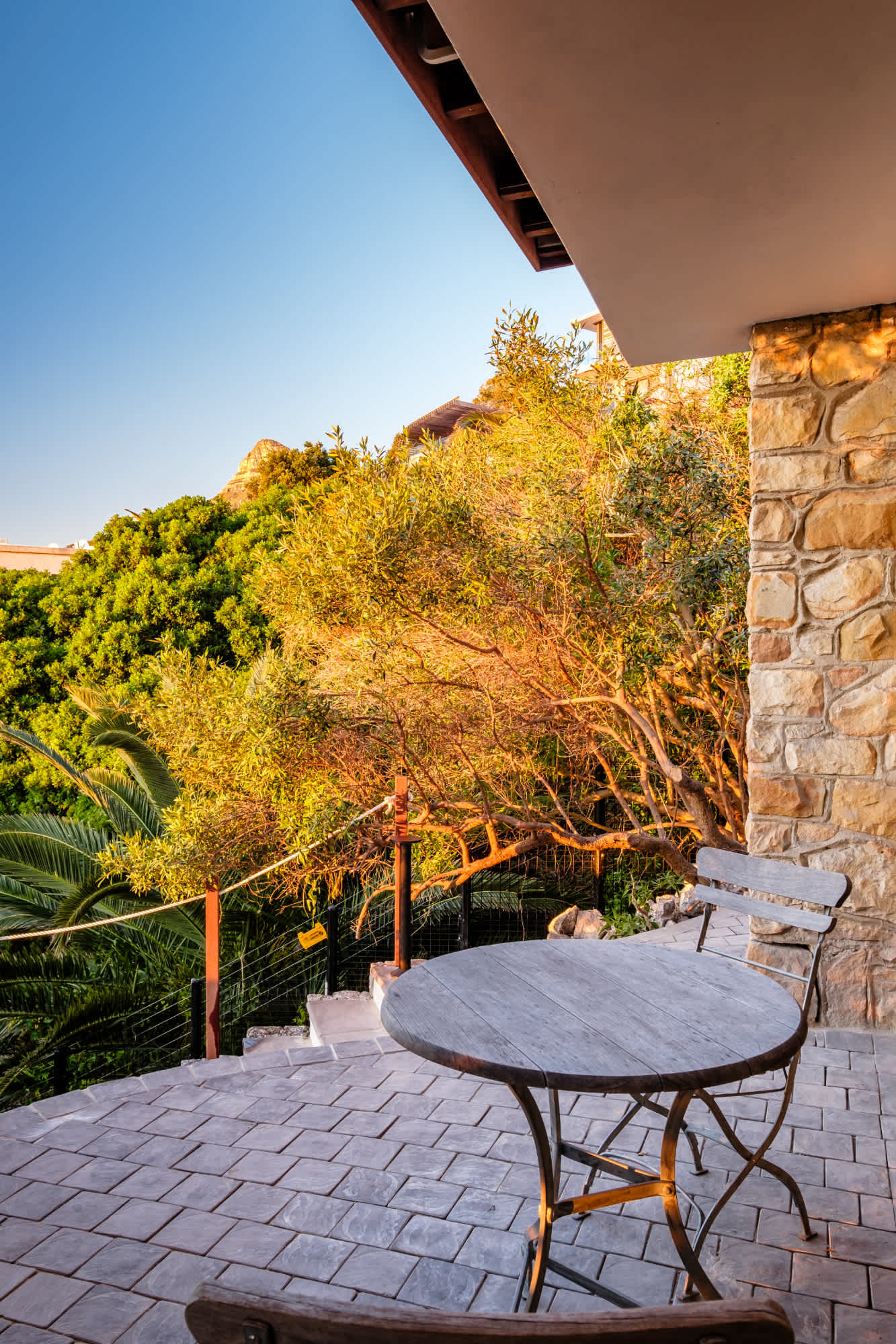 2 Bed Camps Bay Apartment with Patio Rock Retreat 7