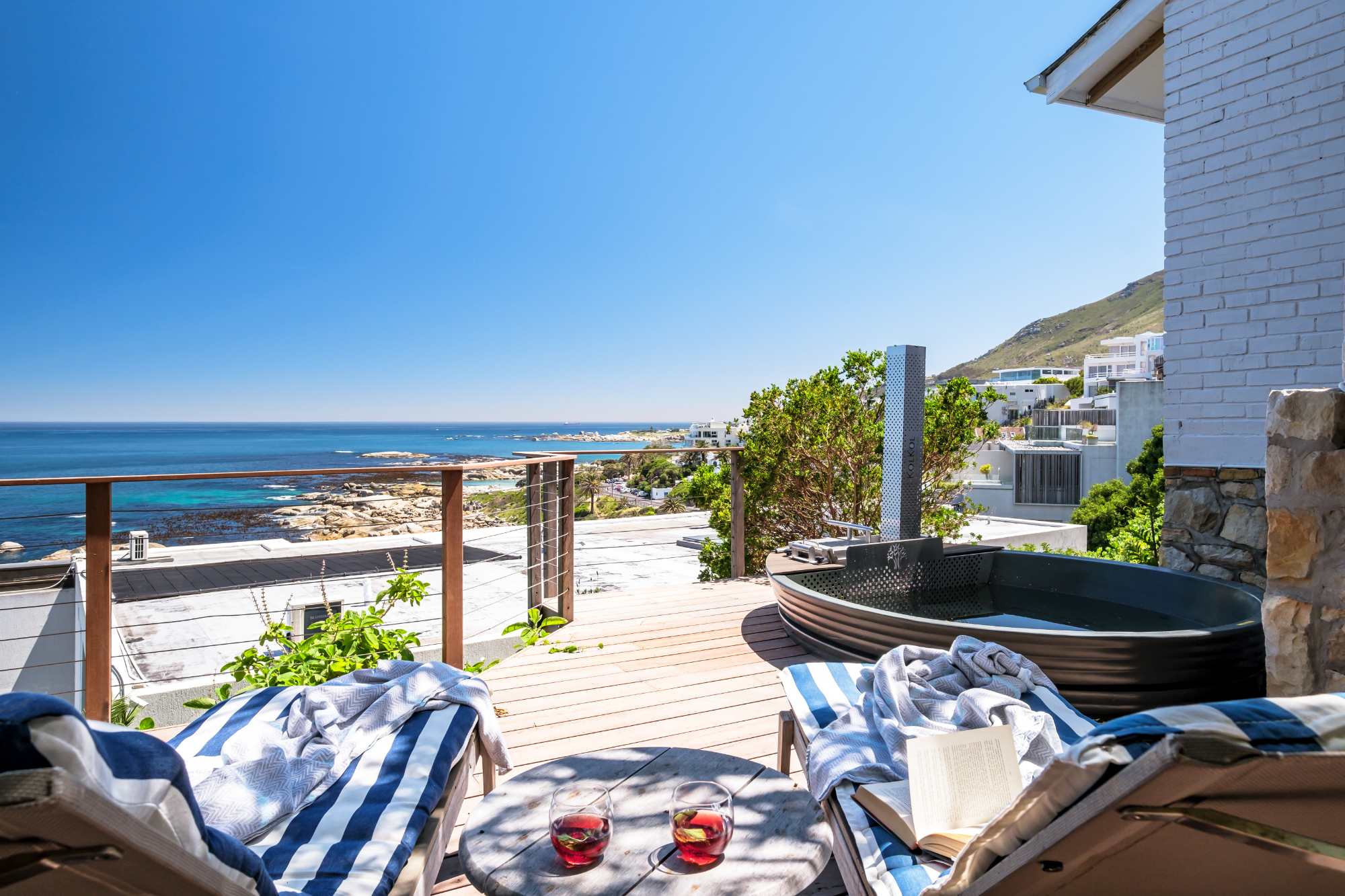 2 Bed Camps Bay Apartment with Patio Rock Retreat 4