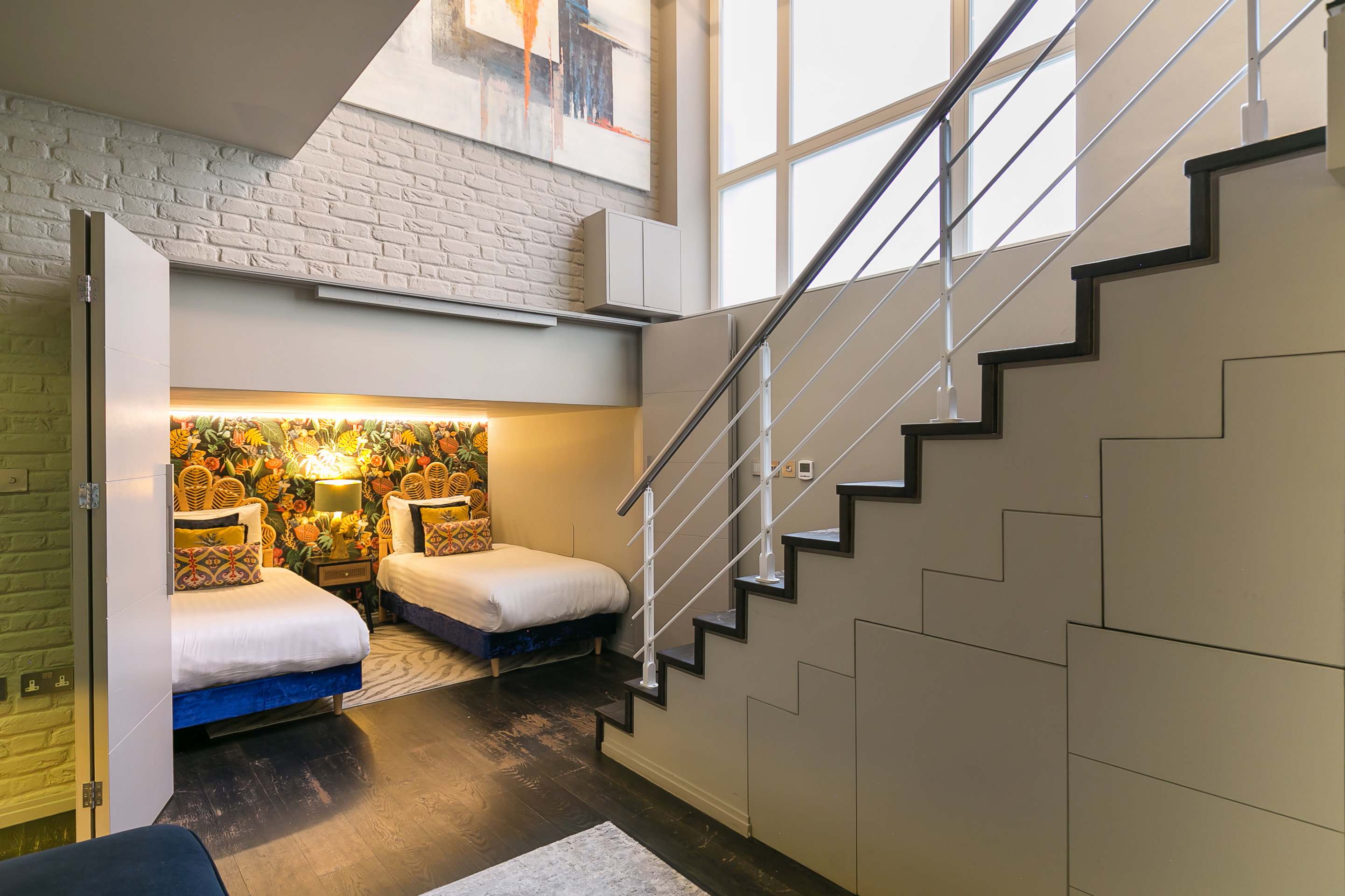 View Covent Garden Duplex · 2 Bed · Sleeps 4 in Stukeley Street, 1 WC2B Covent Garden Duplex · 2 Bed · Sleeps 4 in Stukeley Street, 1 WC2B - Property image 9 - VivreStays