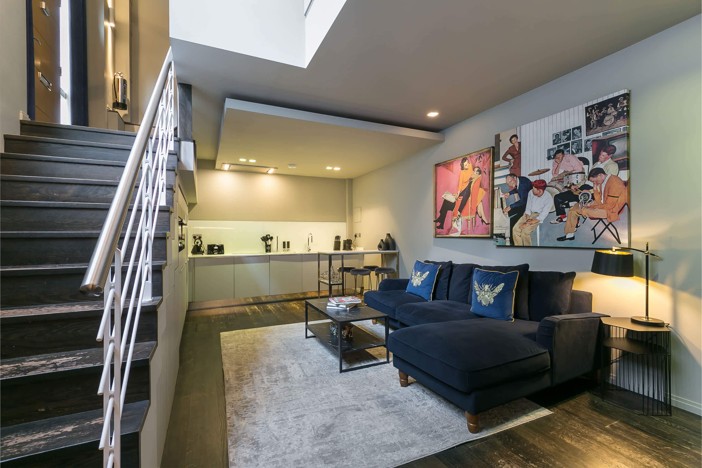 View Covent Garden Duplex · 2 Bed · Sleeps 4 in Stukeley Street, 1 WC2B Covent Garden Duplex · 2 Bed · Sleeps 4 in Stukeley Street, 1 WC2B - Property image 16 - VivreStays
