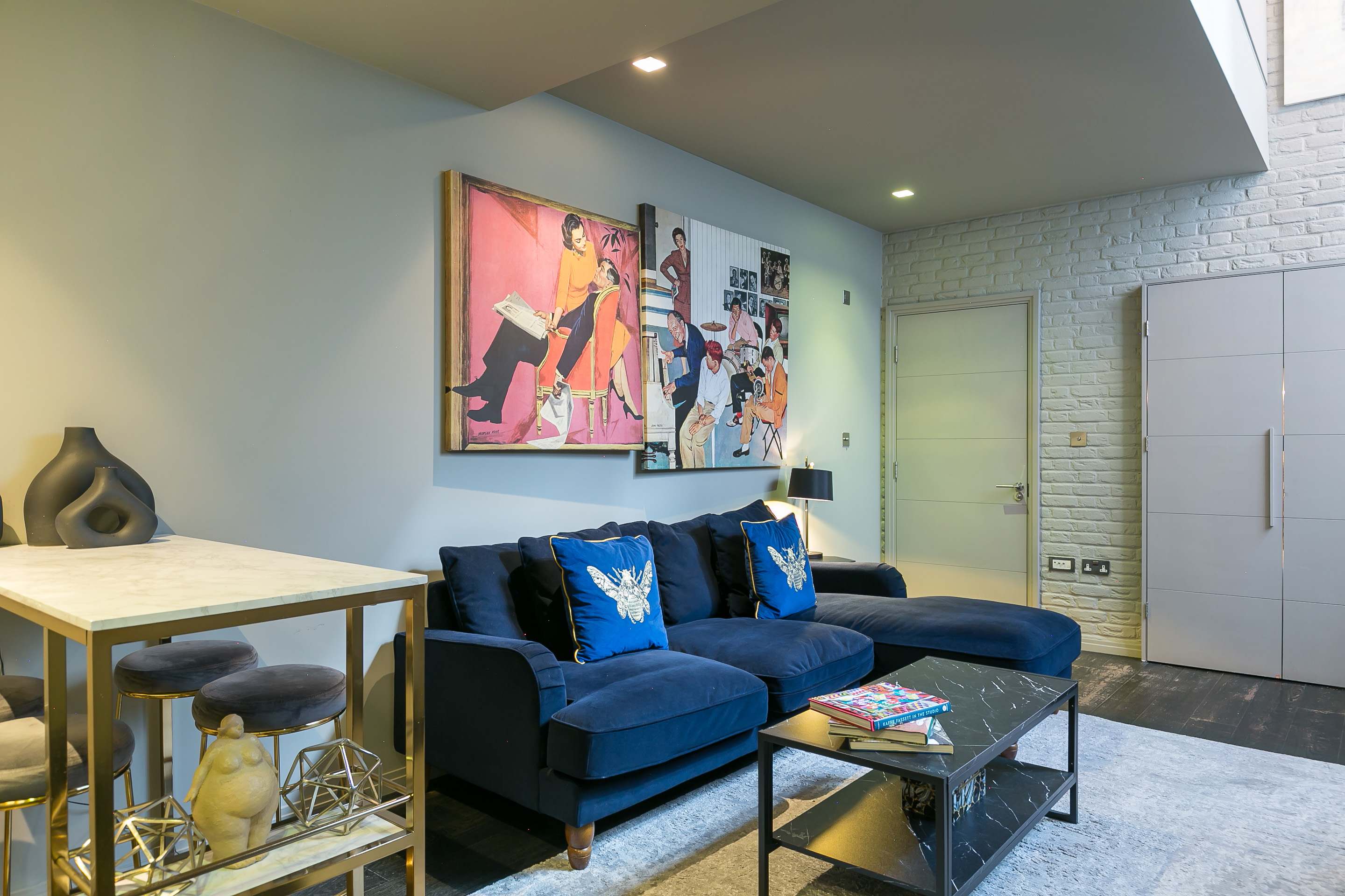 View Covent Garden Duplex · 2 Bed · Sleeps 4 in Stukeley Street, 1 WC2B Covent Garden Duplex · 2 Bed · Sleeps 4 in Stukeley Street, 1 WC2B - Property image 20 - VivreStays