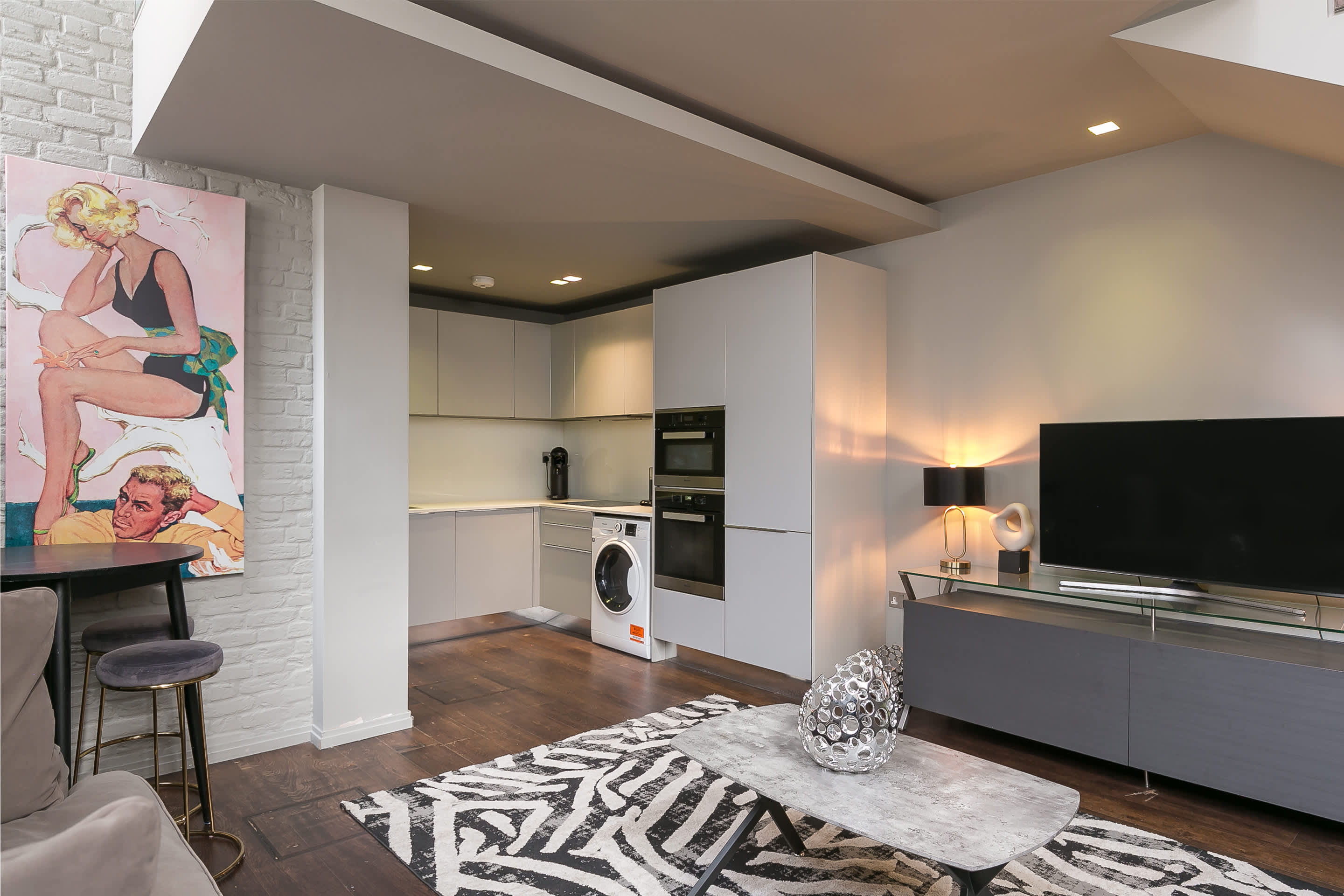 View Duplex Apartment · Covent Garden · Sleeps 4 in Stukeley Street, 2 WC2B Duplex Apartment · Covent Garden · Sleeps 4 in Stukeley Street, 2 WC2B - Property image 8 - VivreStays