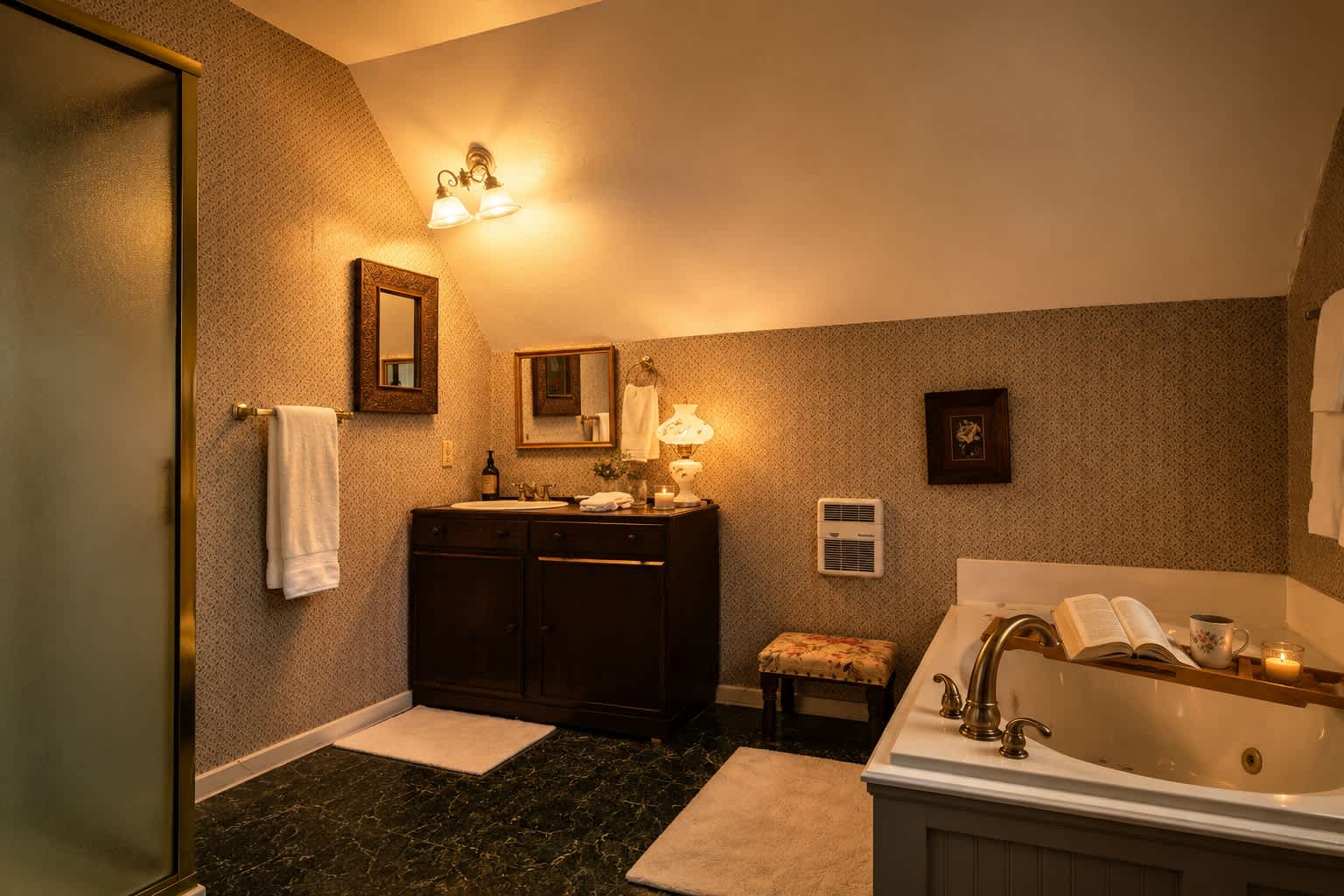 Bailey Inglish Suite • Private Balcony