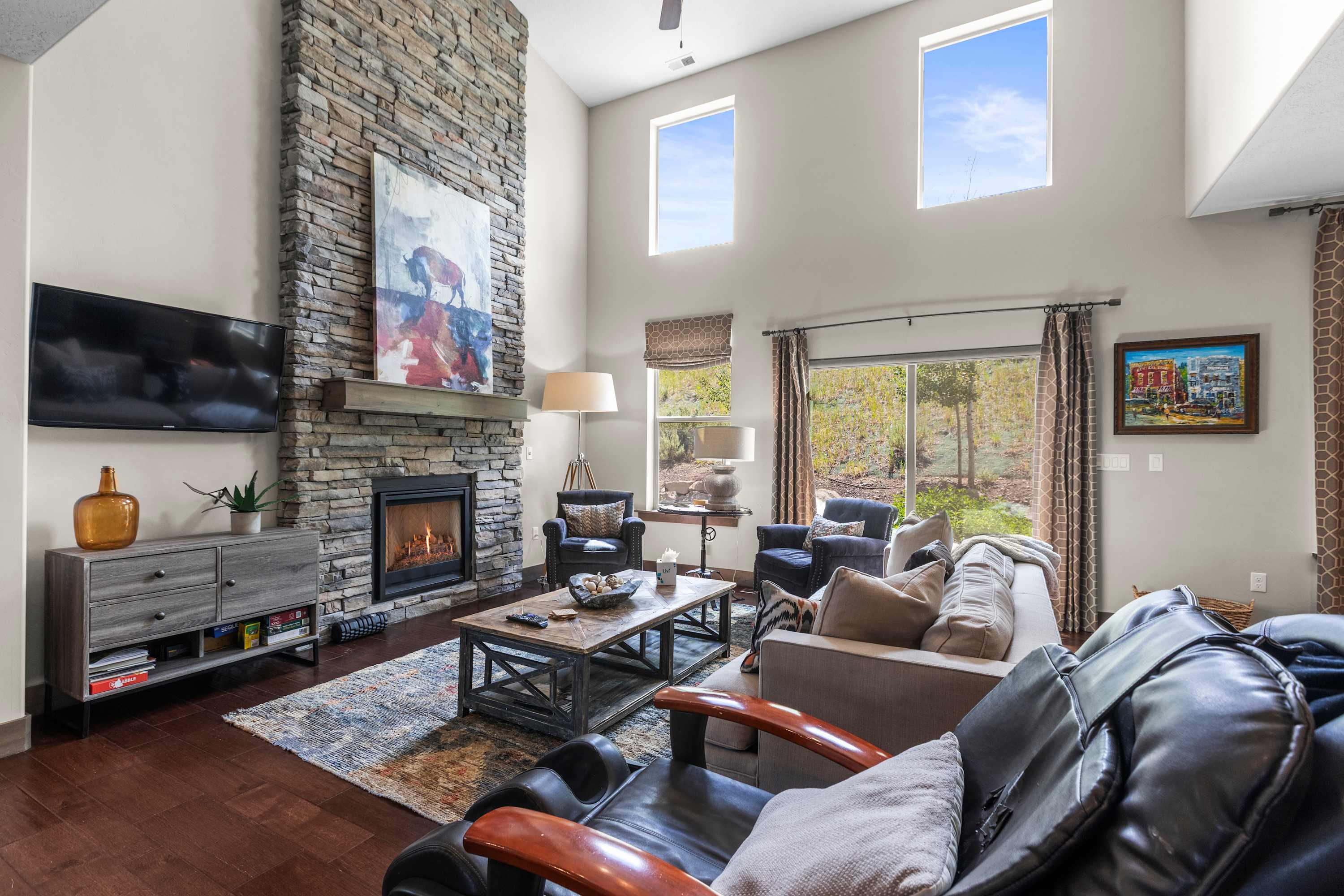 Family Friendly Townhome w Private Hot Tub & Club House